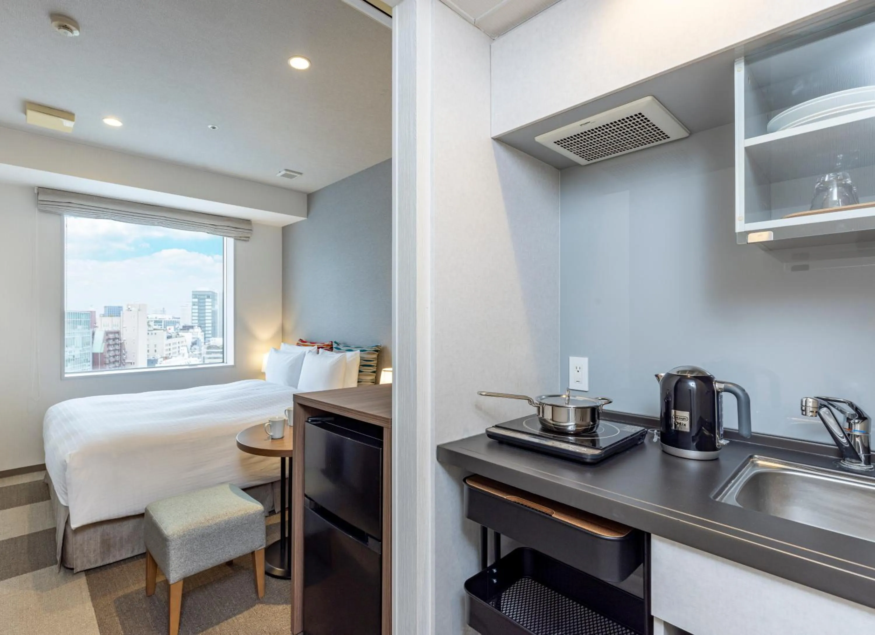 Bed in Tokyu Stay Aoyama Premier