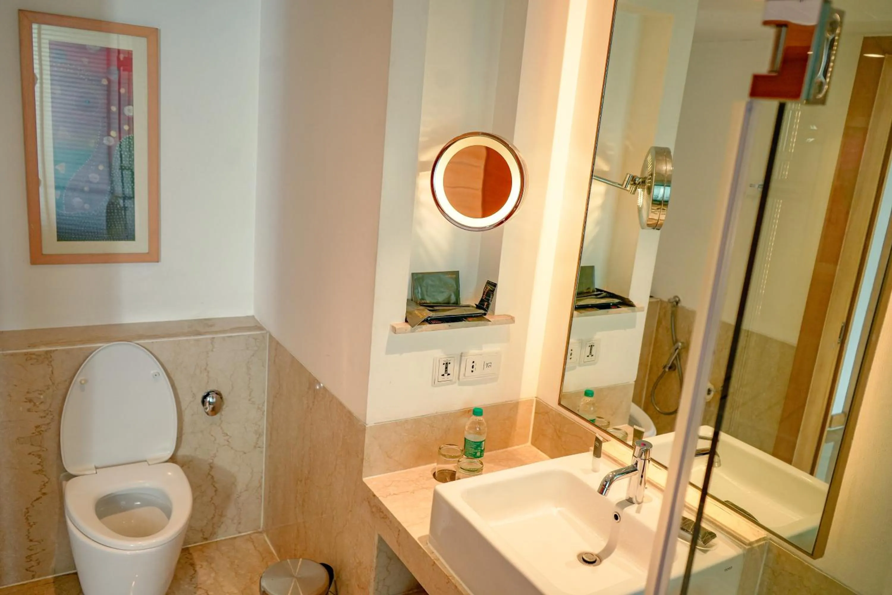 Toilet in Courtyard by Marriott Gurugram Downtown