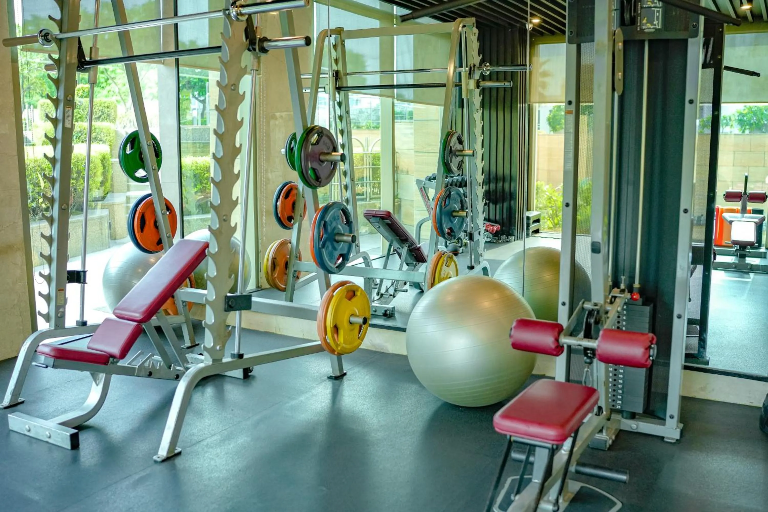 Fitness centre/facilities in Courtyard by Marriott Gurugram Downtown