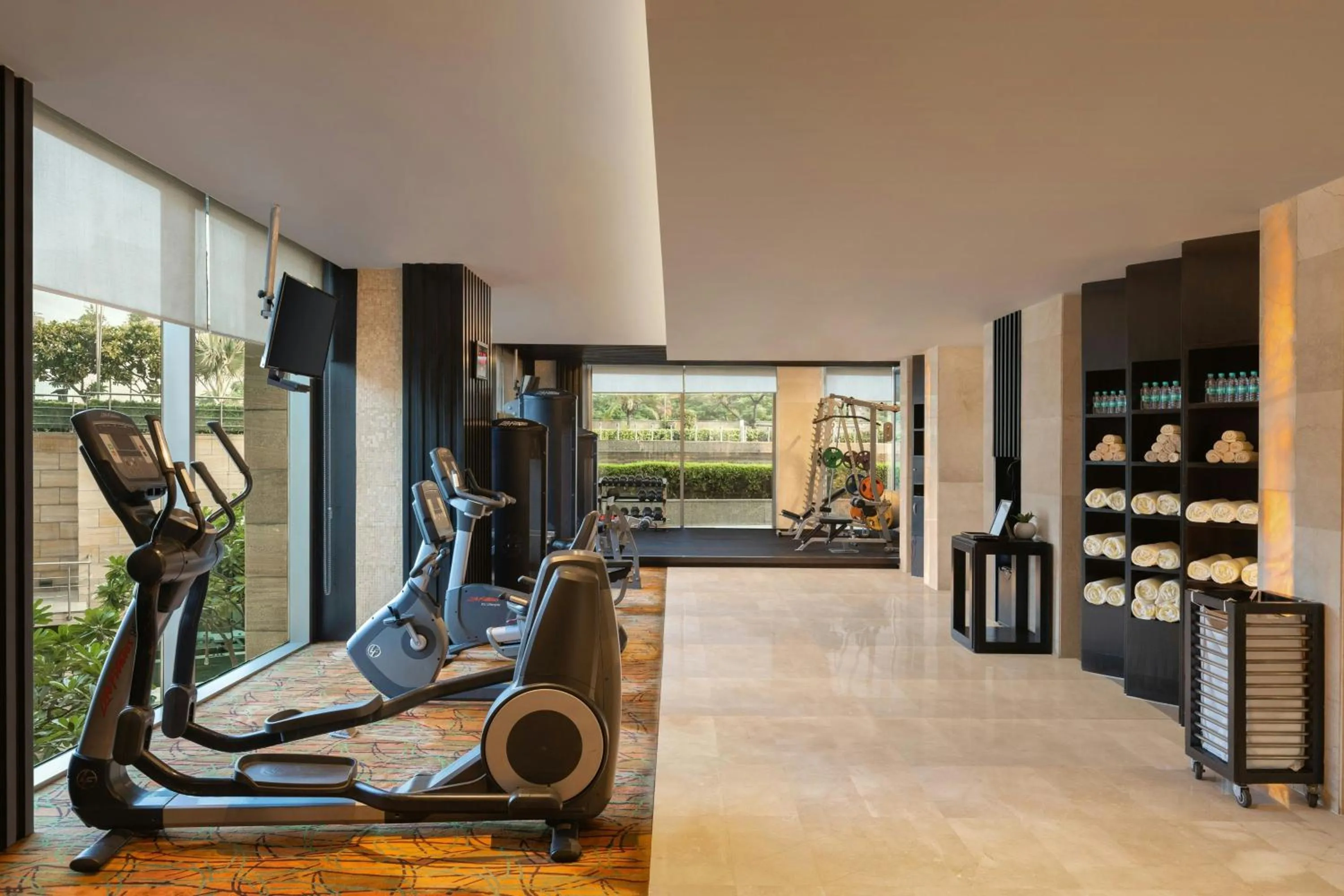 Fitness centre/facilities in Courtyard by Marriott Gurugram Downtown