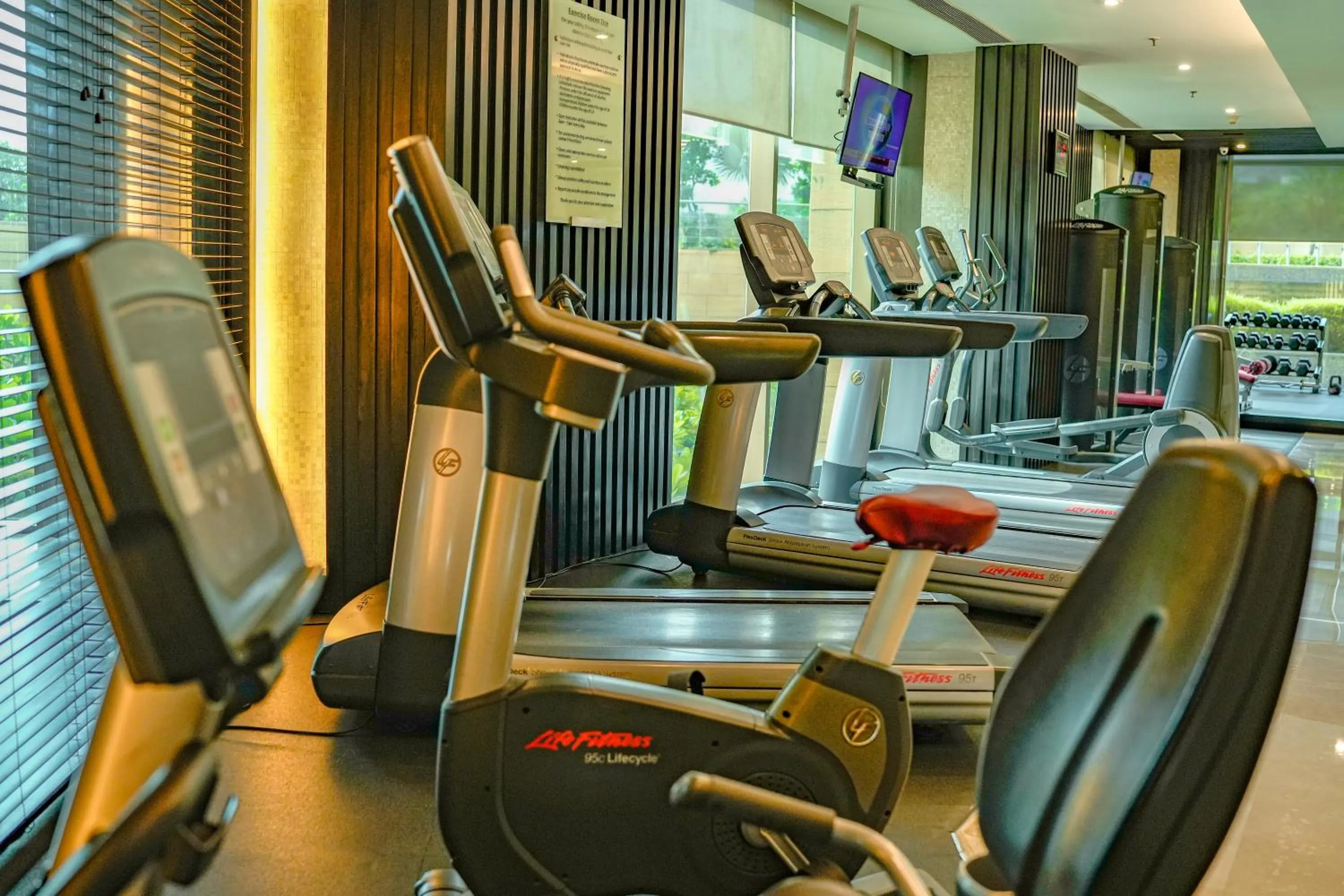 Fitness centre/facilities in Courtyard by Marriott Gurugram Downtown