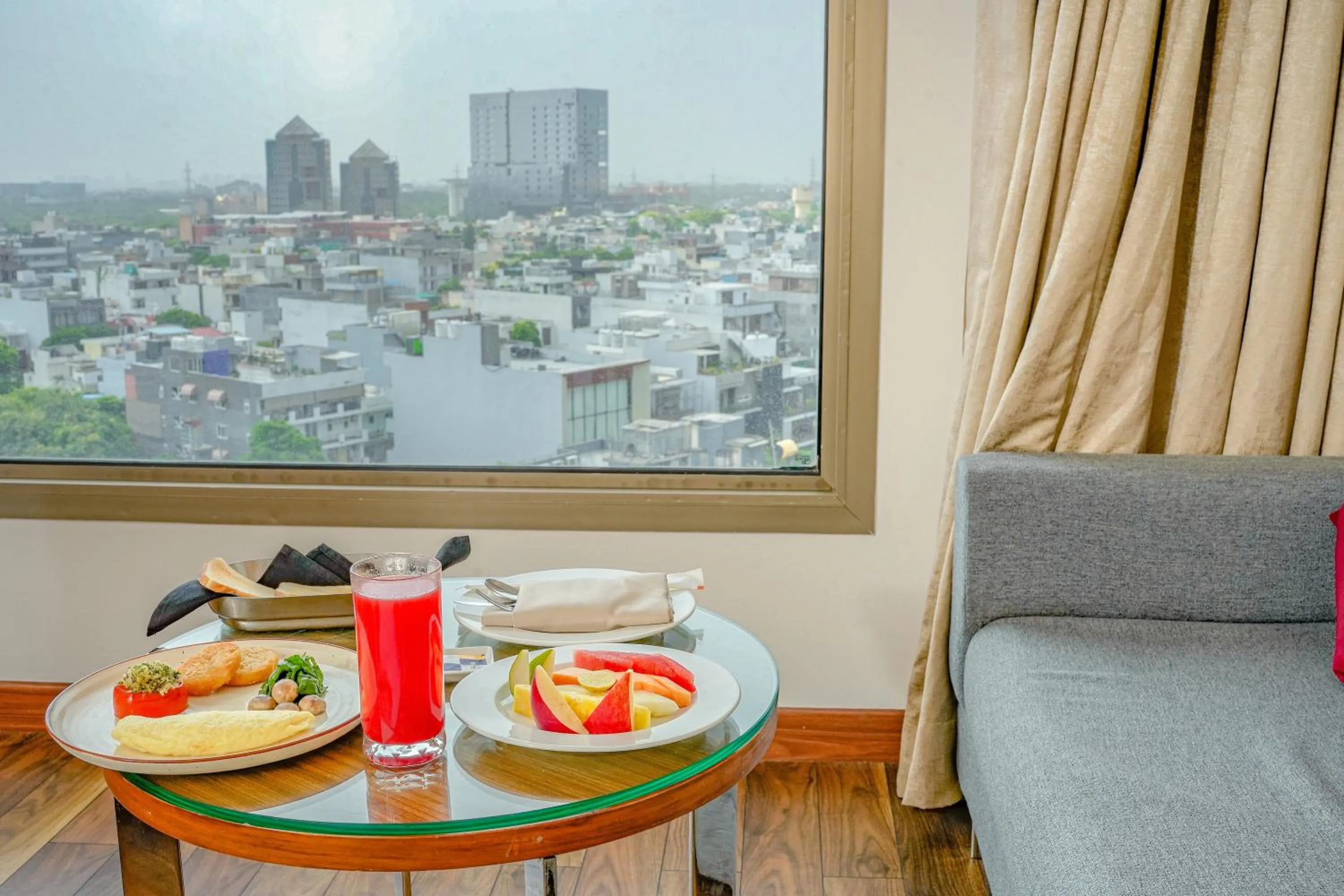 Food and drinks in Courtyard by Marriott Gurugram Downtown