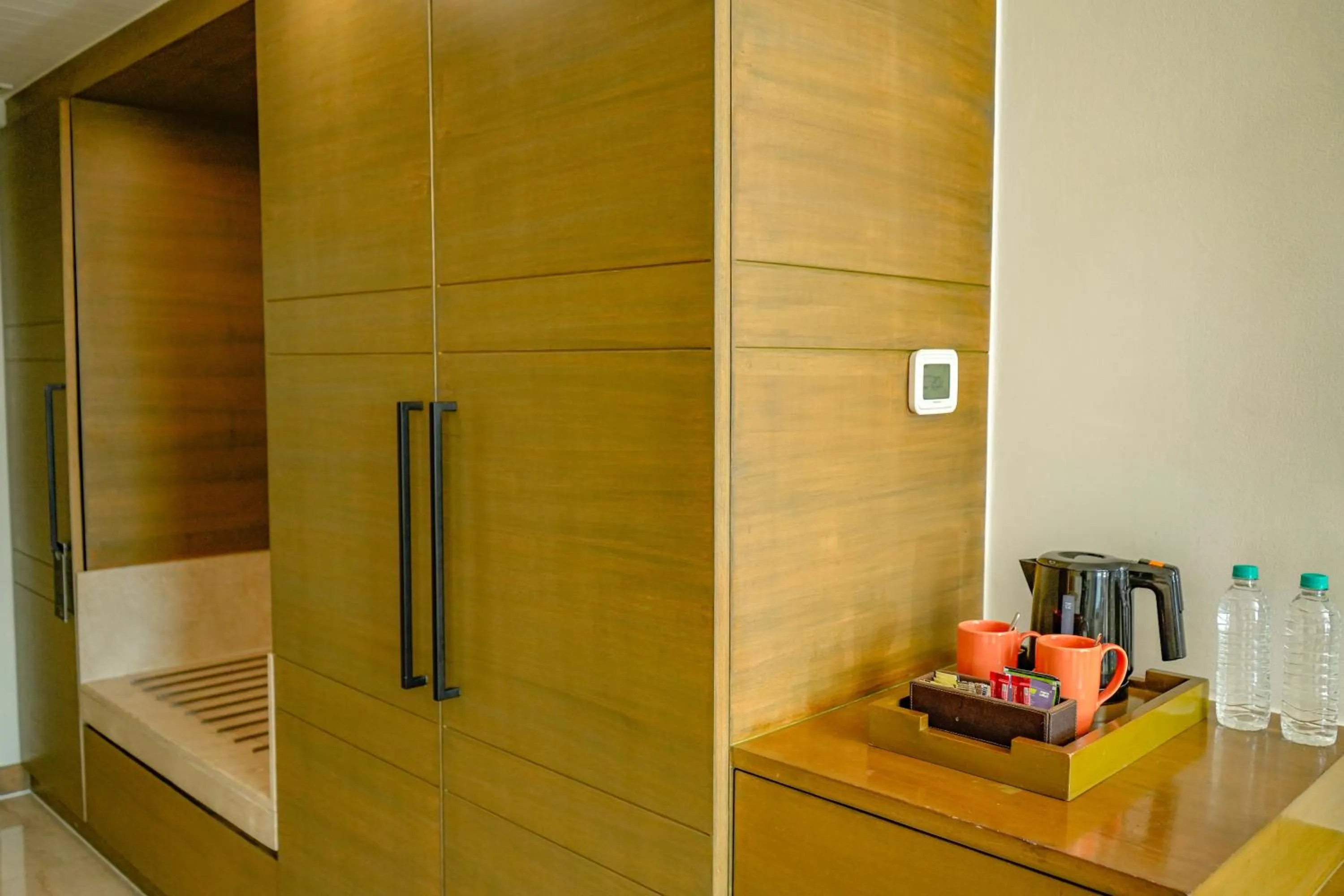 Coffee/tea facilities in Courtyard by Marriott Gurugram Downtown