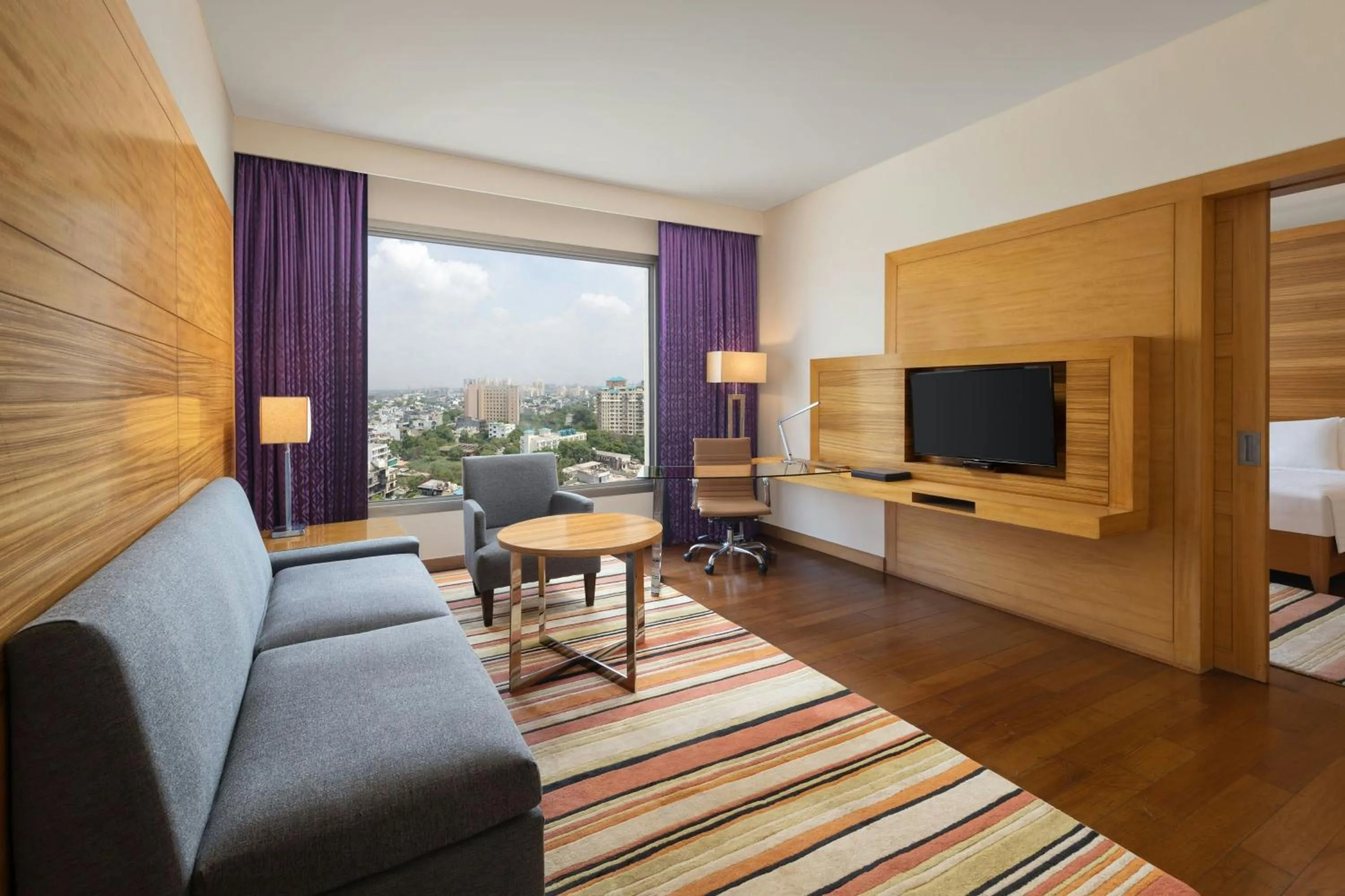 Bedroom, Bed in Courtyard by Marriott Gurugram Downtown
