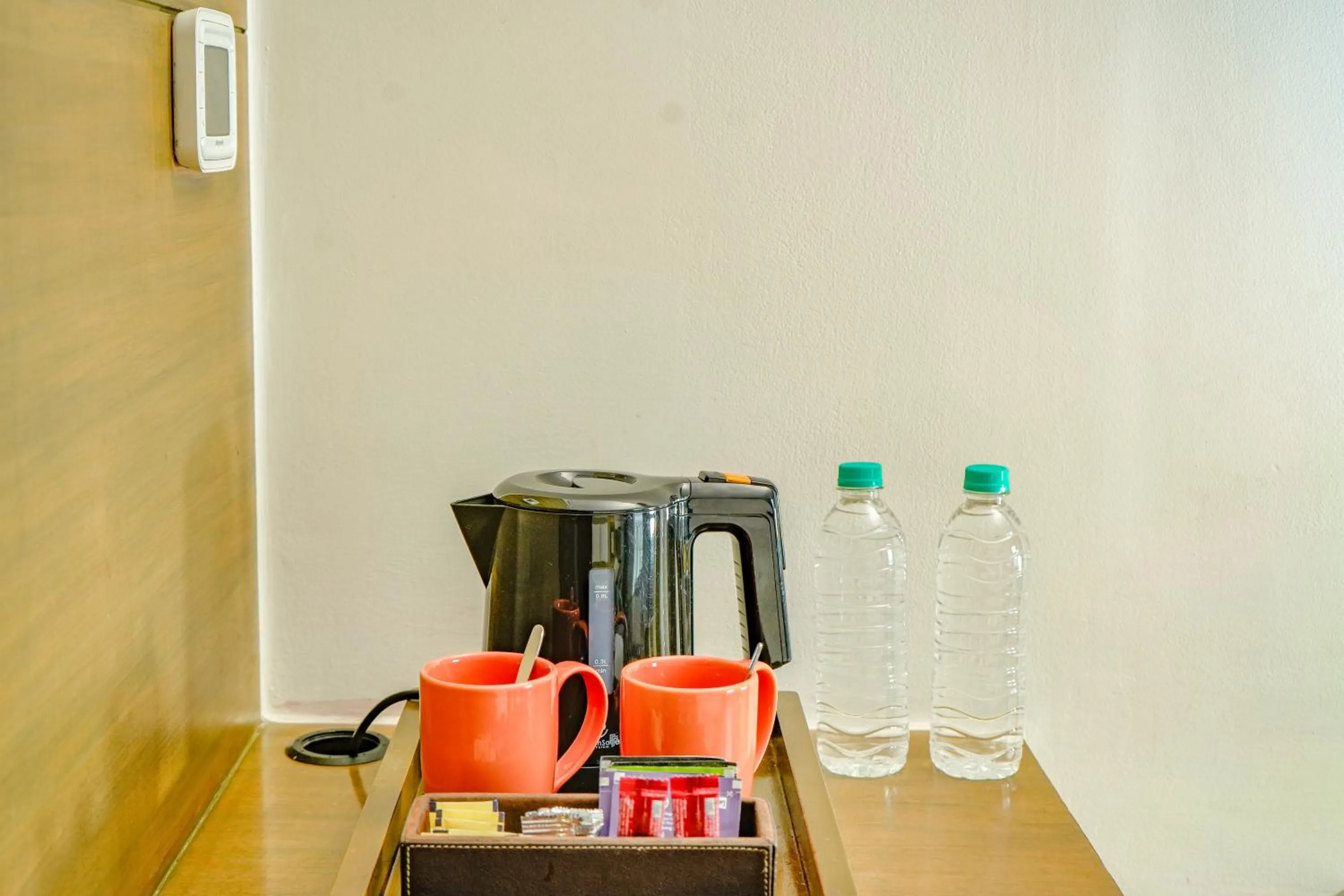 Coffee/tea facilities in Courtyard by Marriott Gurugram Downtown
