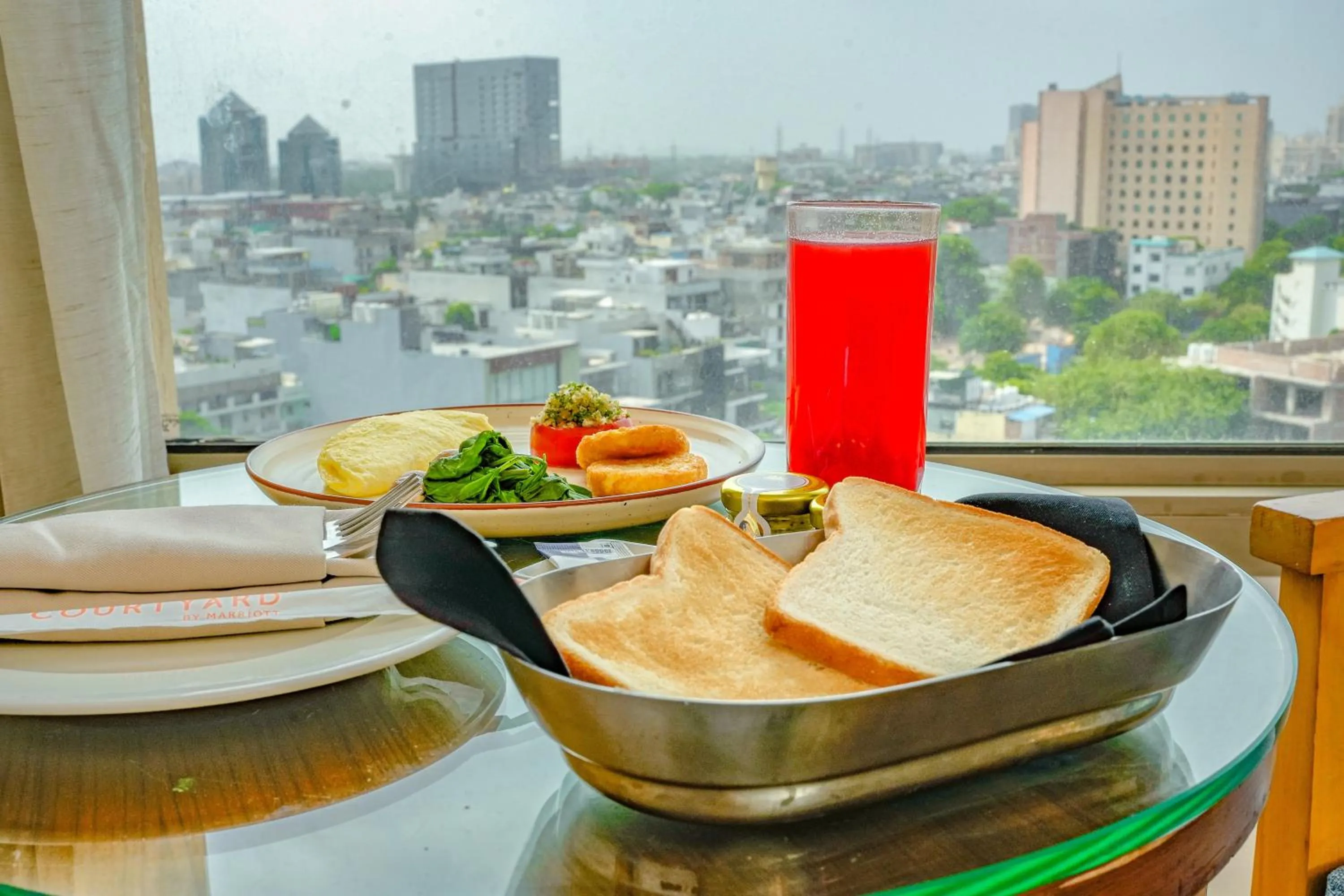 Food and drinks in Courtyard by Marriott Gurugram Downtown