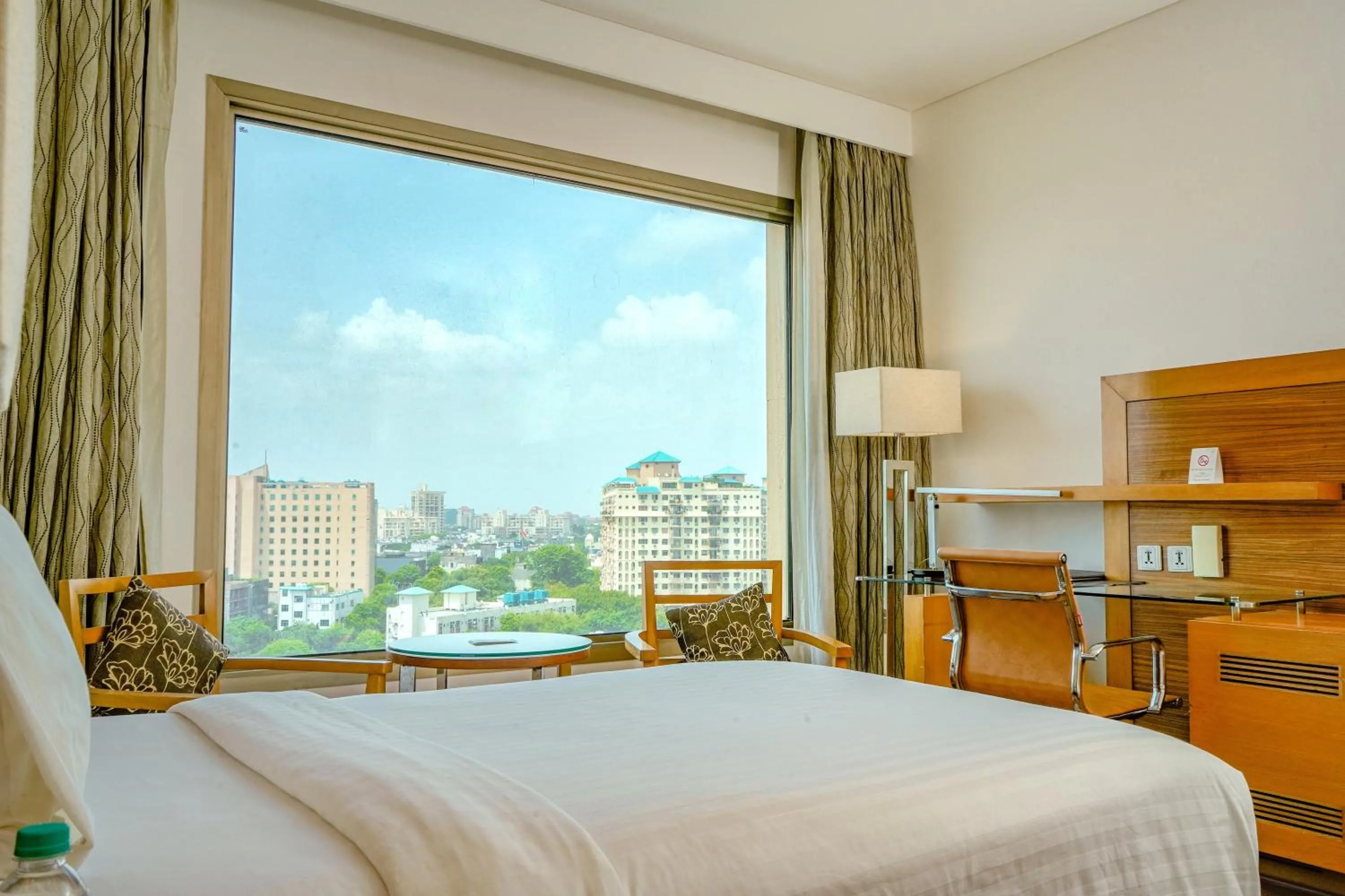 Bed in Courtyard by Marriott Gurugram Downtown