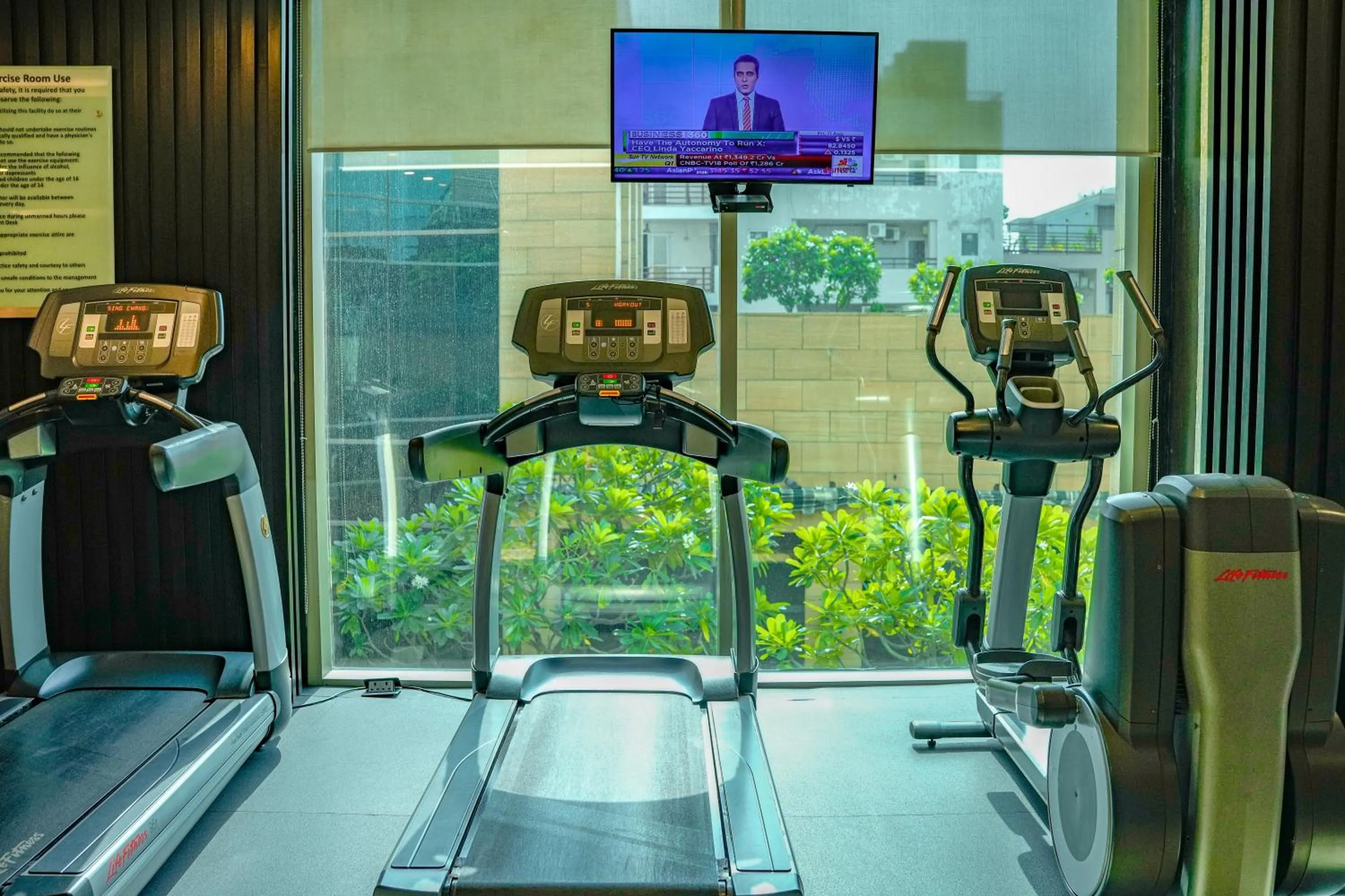 Fitness centre/facilities in Courtyard by Marriott Gurugram Downtown