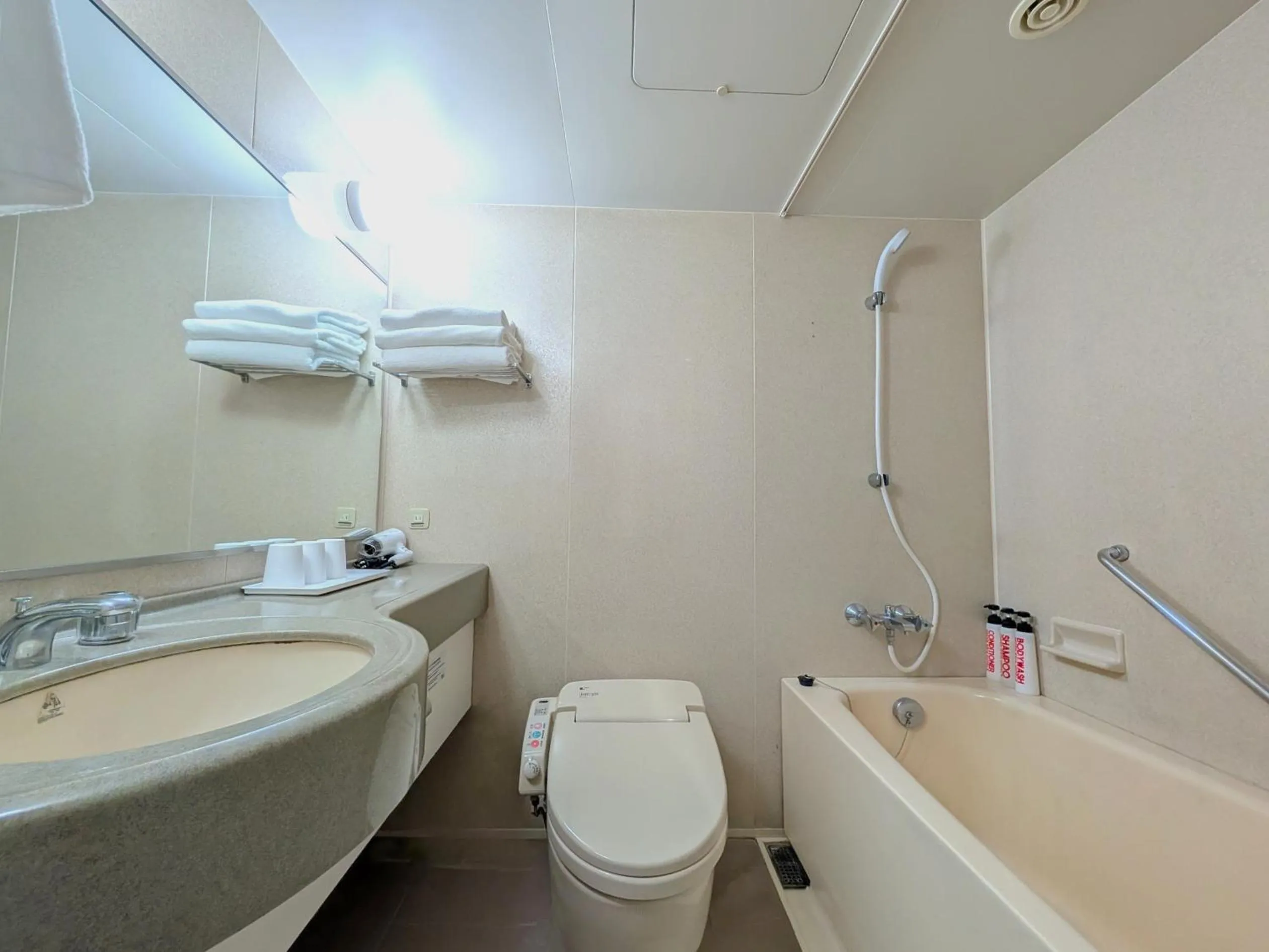 Bathroom in Suizenji Comfort Hotel