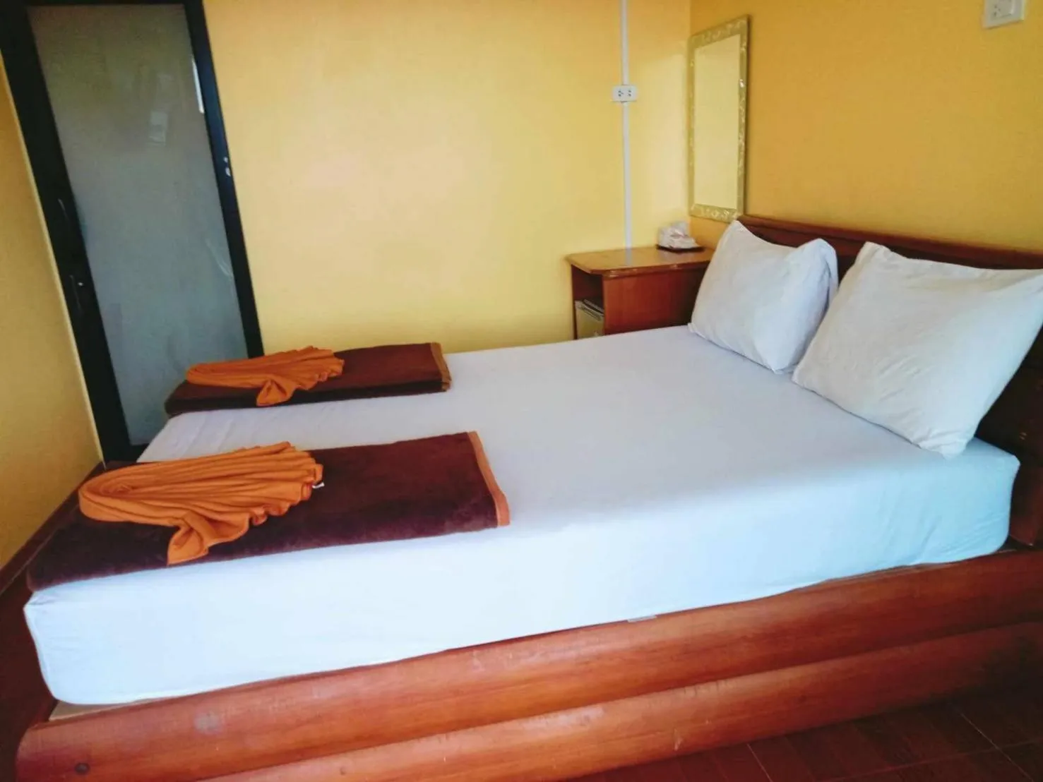 Bed in Phi Phi Sand Sea View Resort