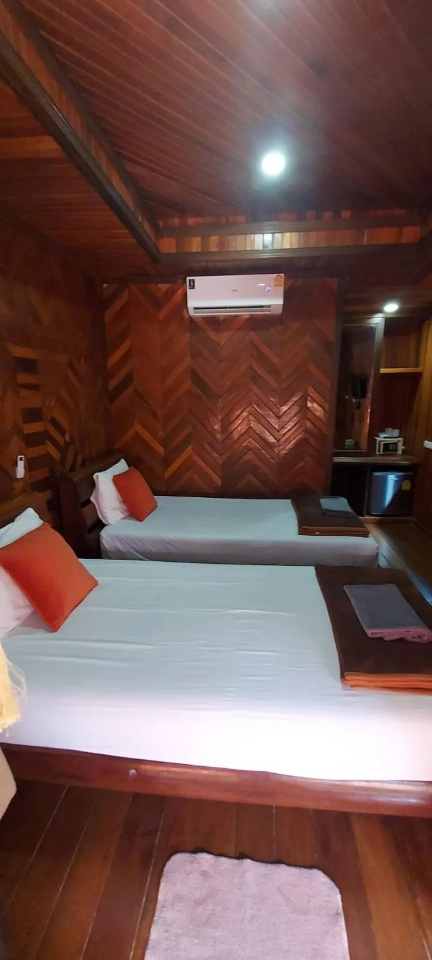 Bed in Phi Phi Sand Sea View Resort