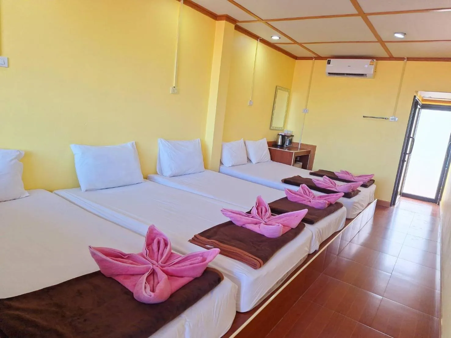 Bed in Phi Phi Sand Sea View Resort