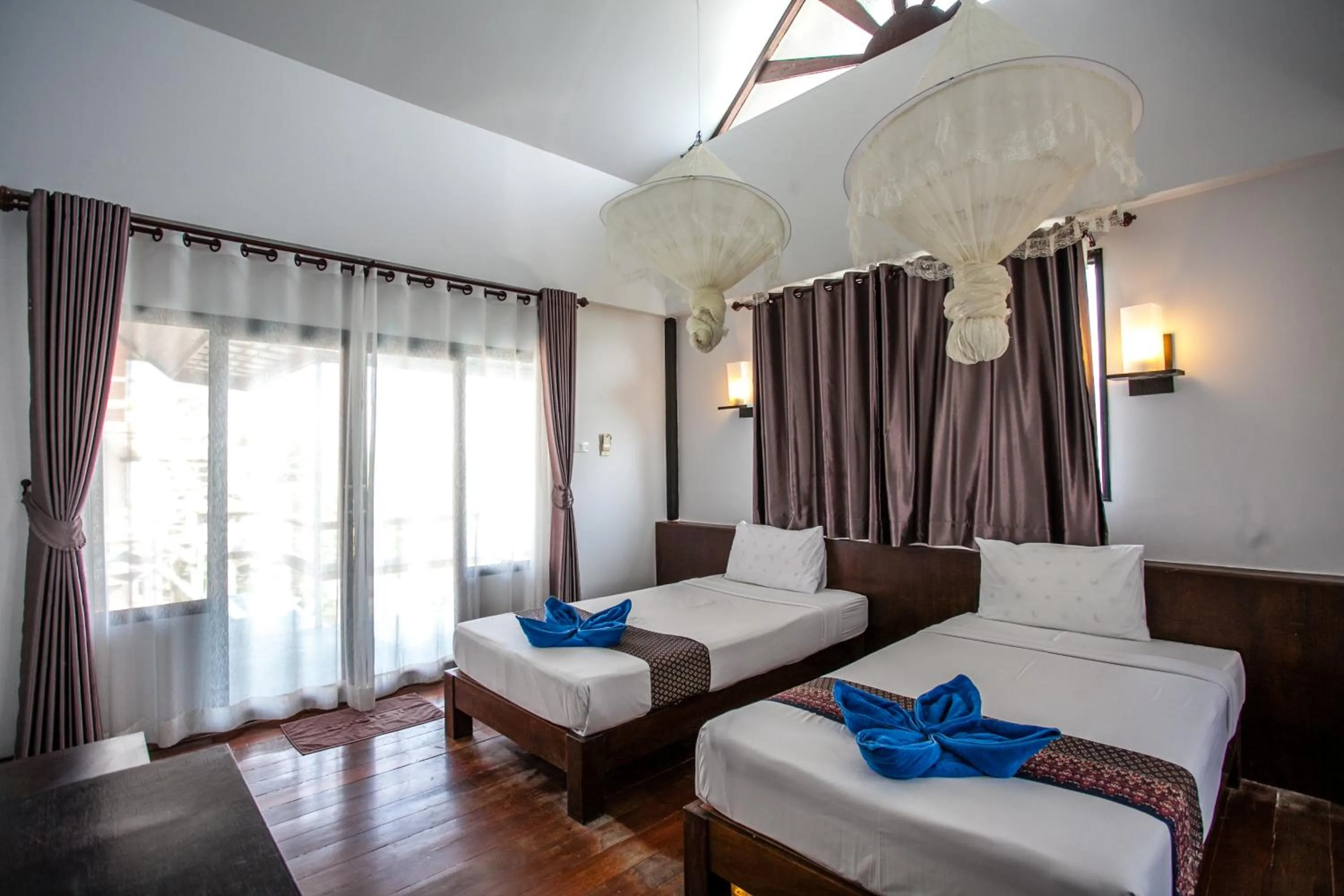 Bedroom, Bed in Phitharom PP Resort