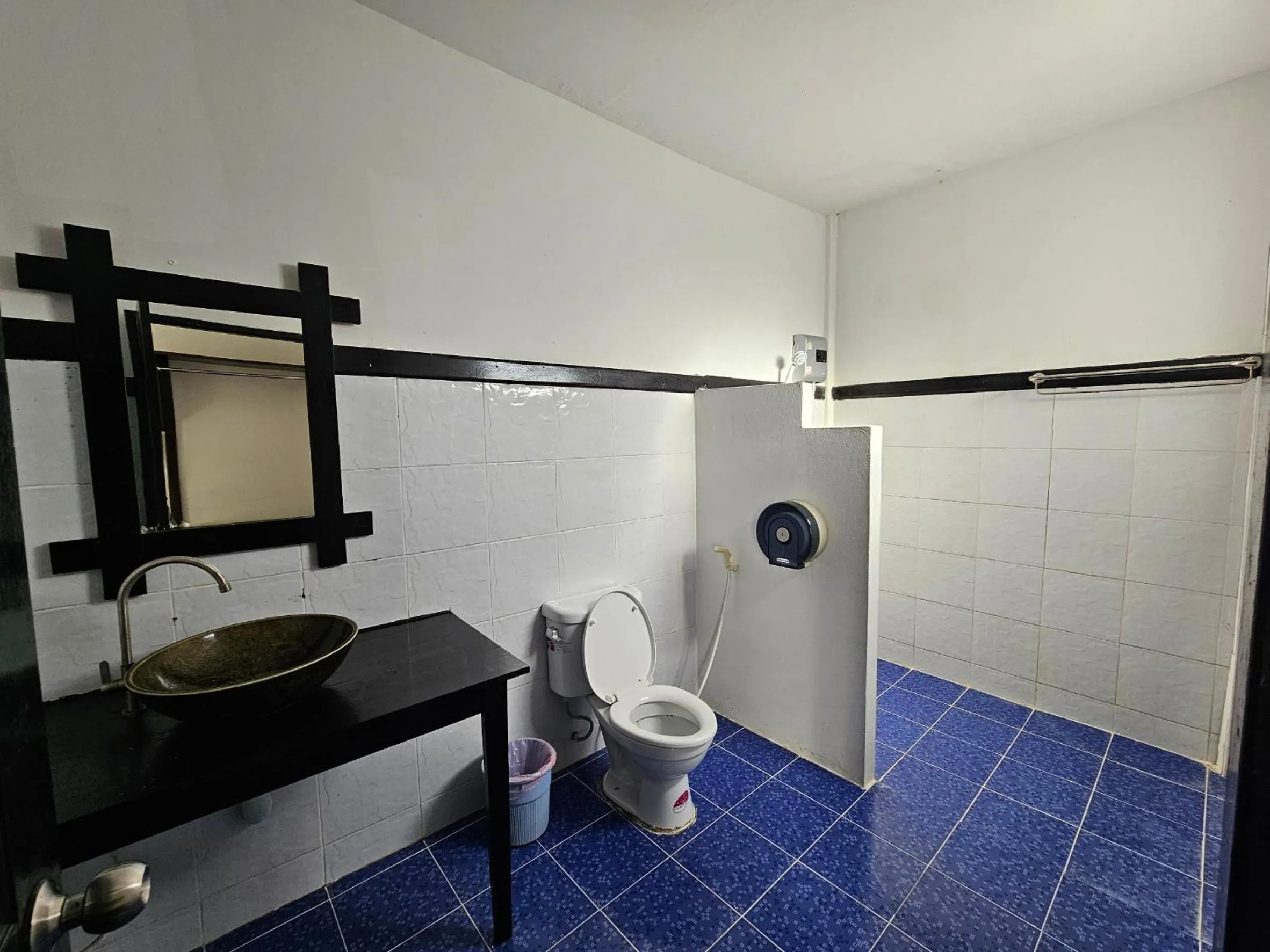 Toilet in Phitharom PP Resort