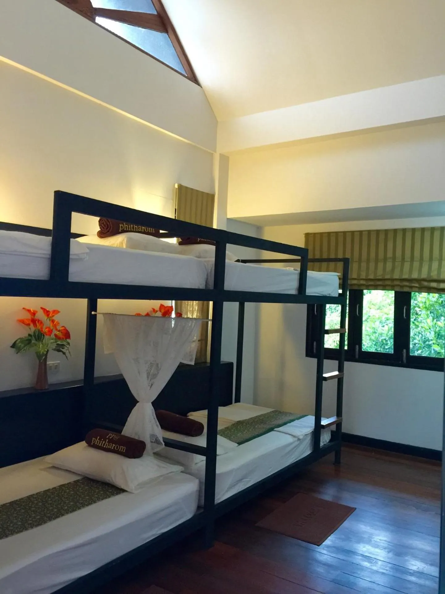 bunk bed, Bed in Phitharom PP Resort