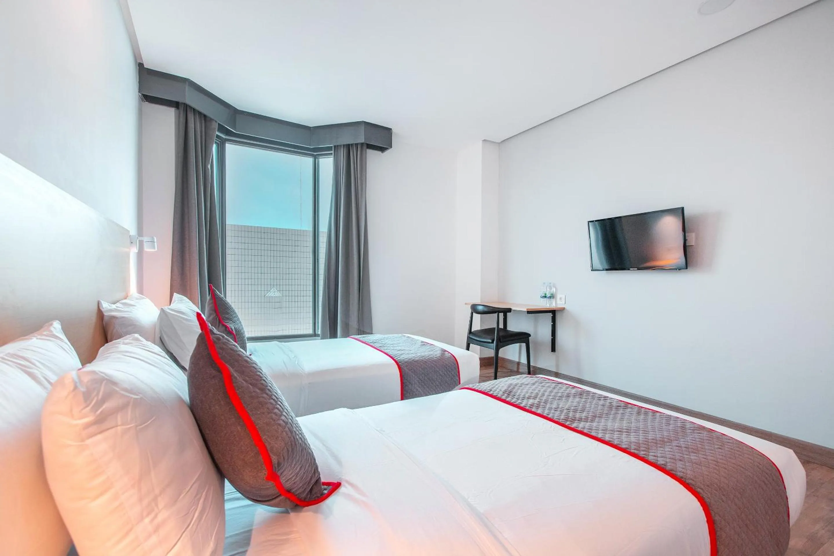 Bedroom, Bed in Super OYO Townhouse 1 Hotel Salemba