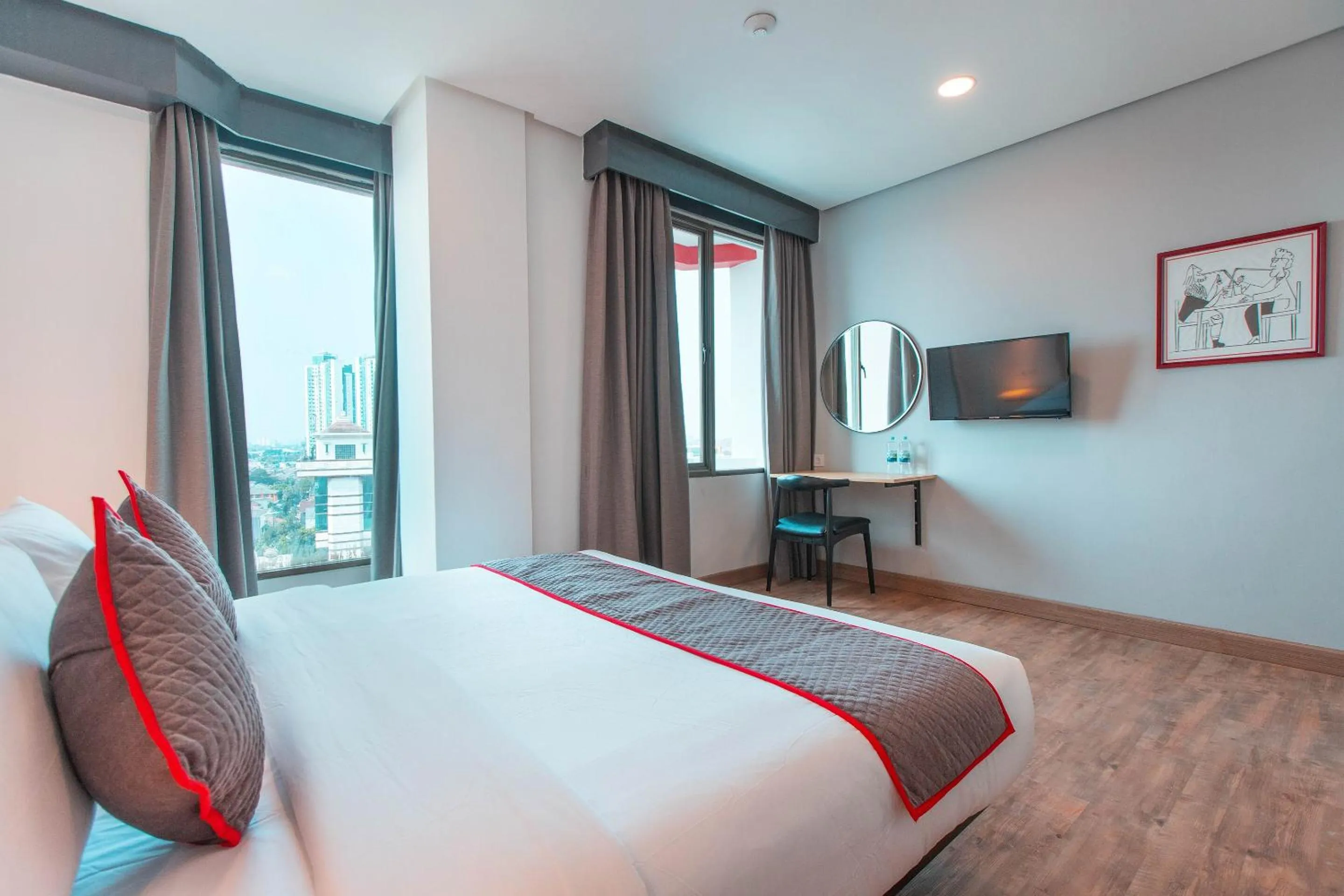 Bedroom, Bed in Super OYO Townhouse 1 Hotel Salemba