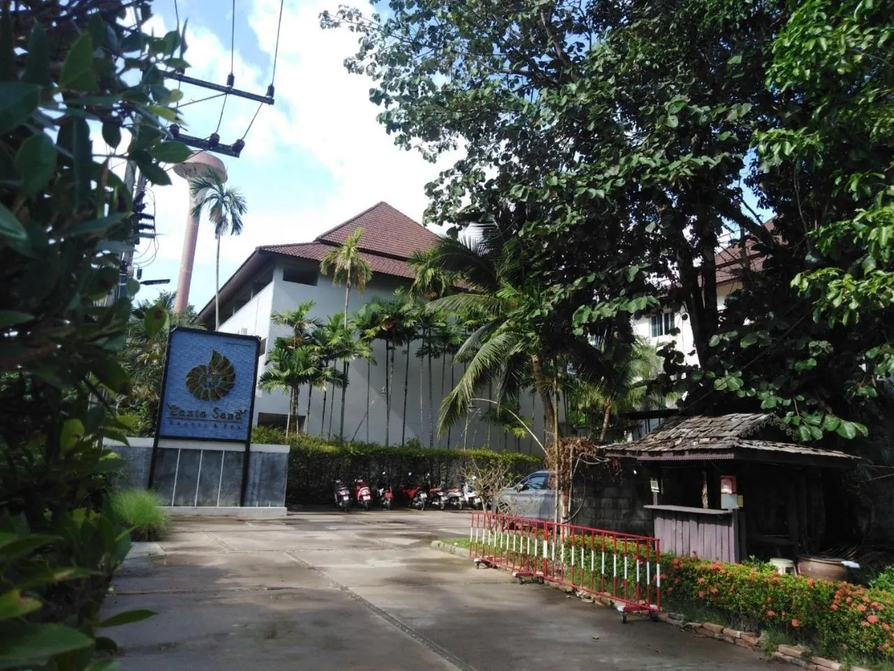 Parking in Lanta Sand Resort & Spa