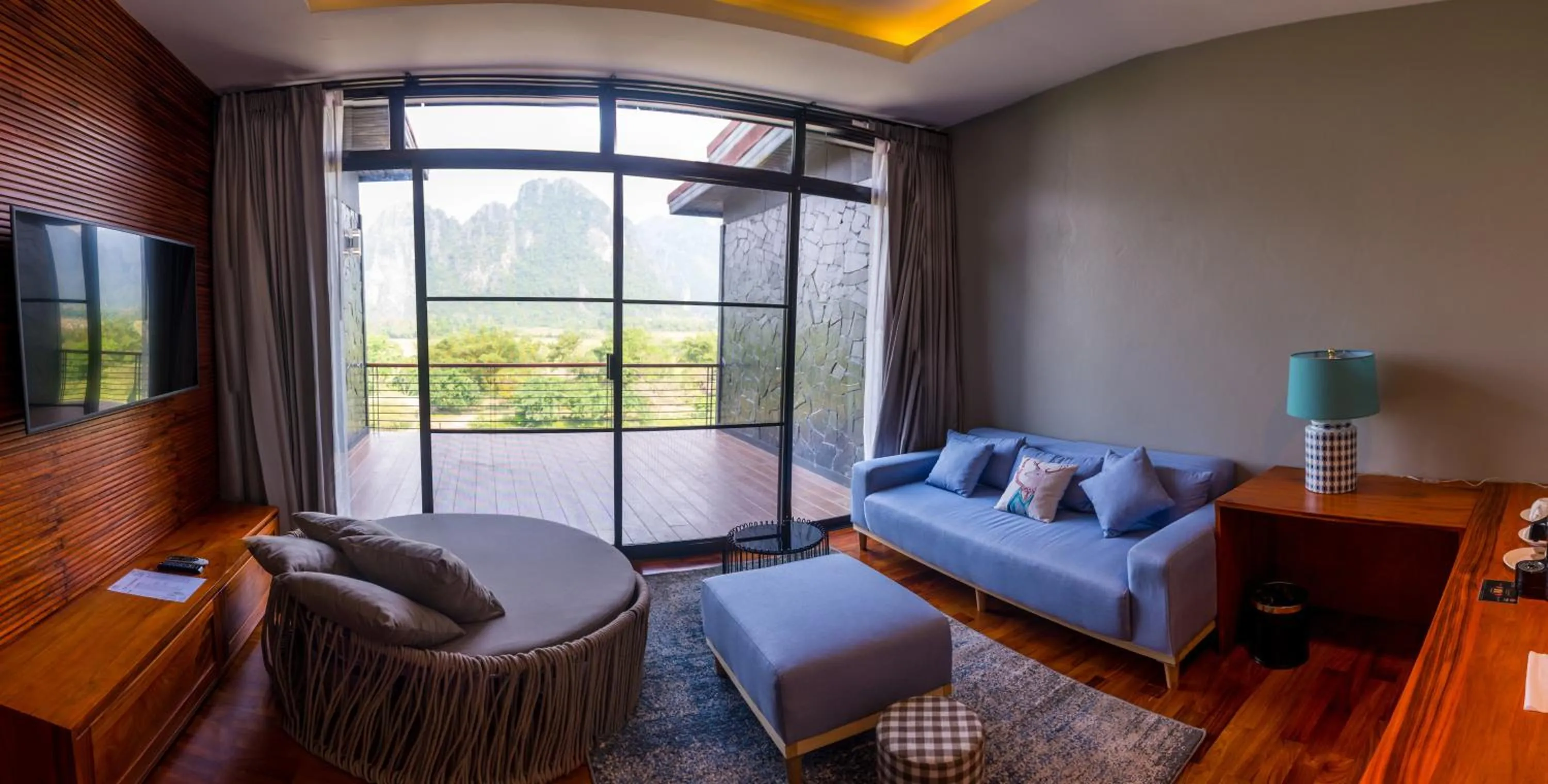 Living room, Bed in Inthira Vangvieng