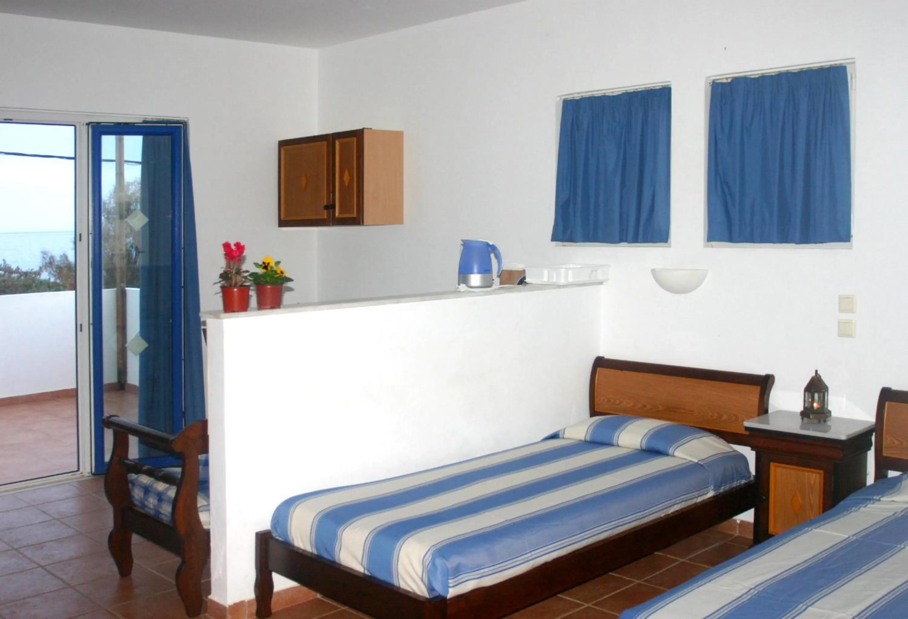 Photo of the whole room, Bed in Katikies Studios & Apartments