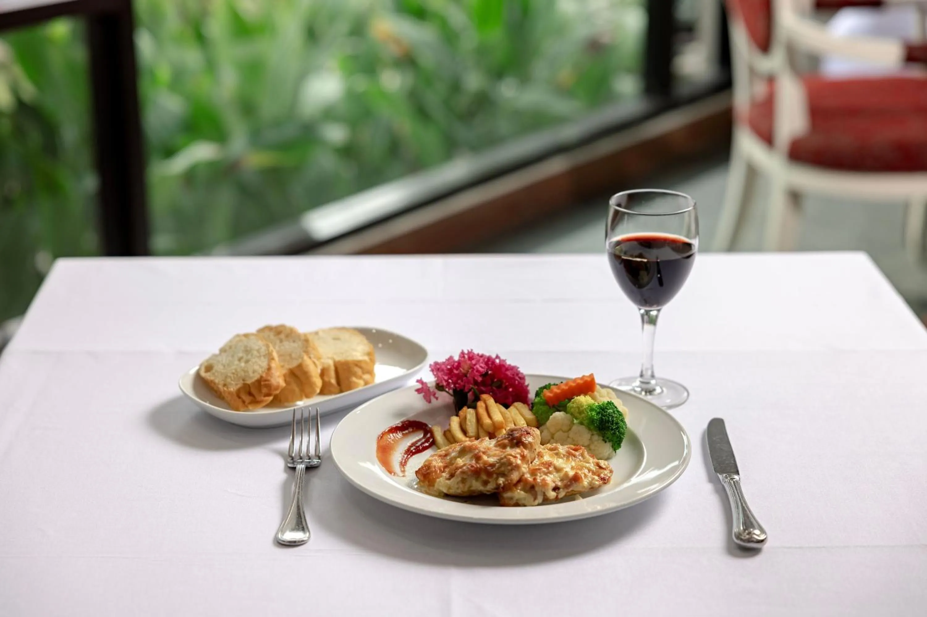 Swimming pool in Oriental Palace Apartments Hanoi