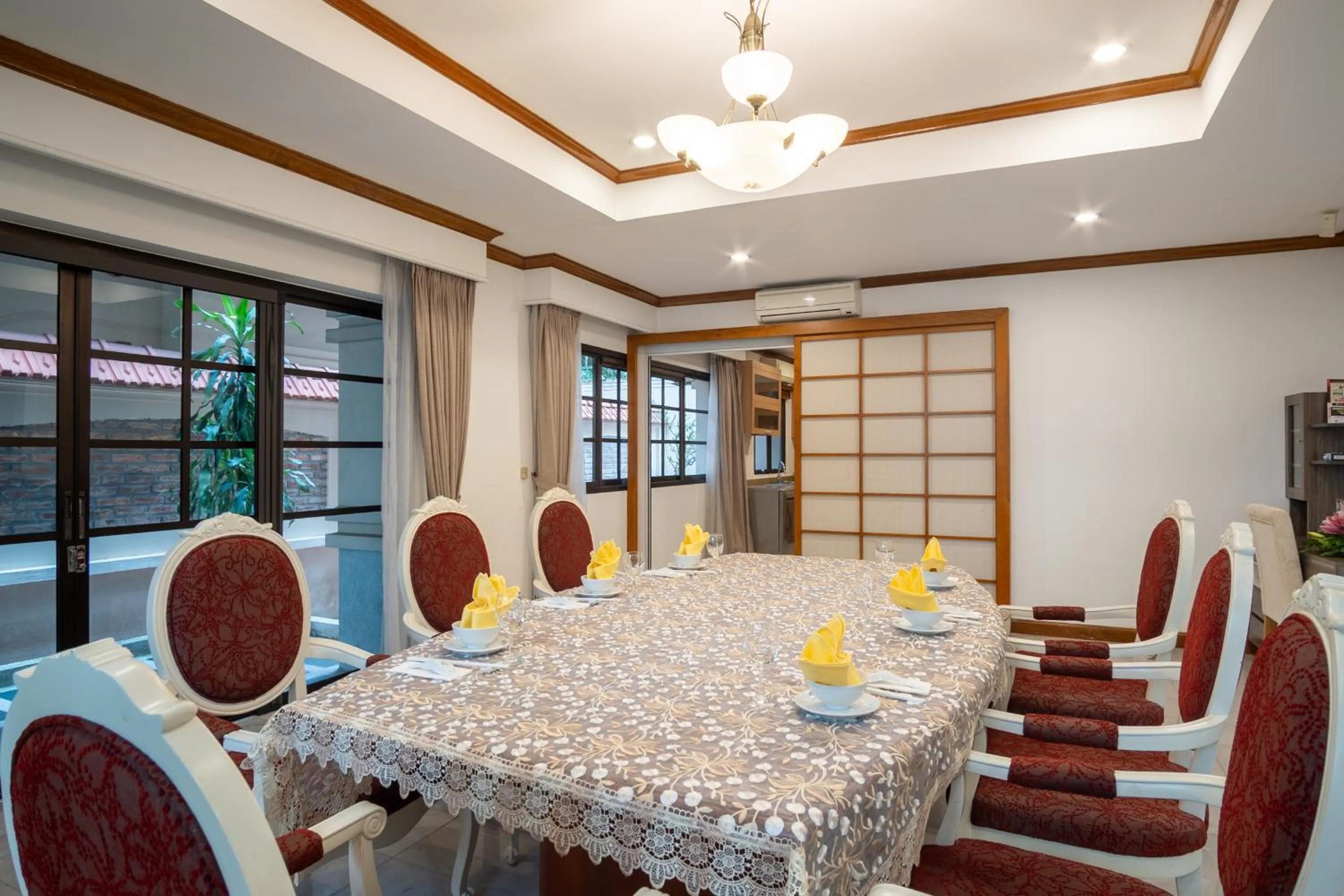 Living room in Oriental Palace Apartments Hanoi