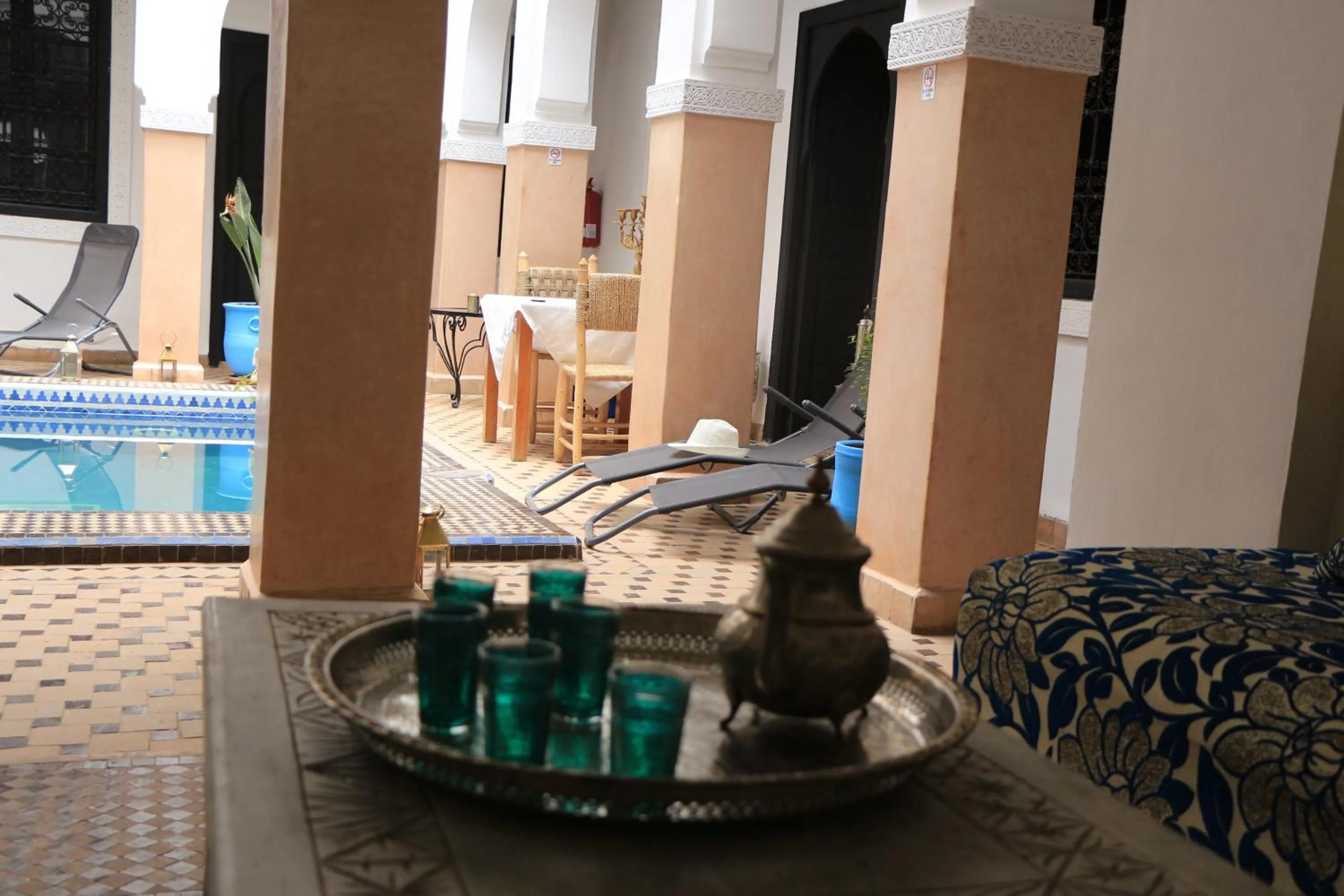 Communal lounge/ TV room in Riad Ciel d'Orient