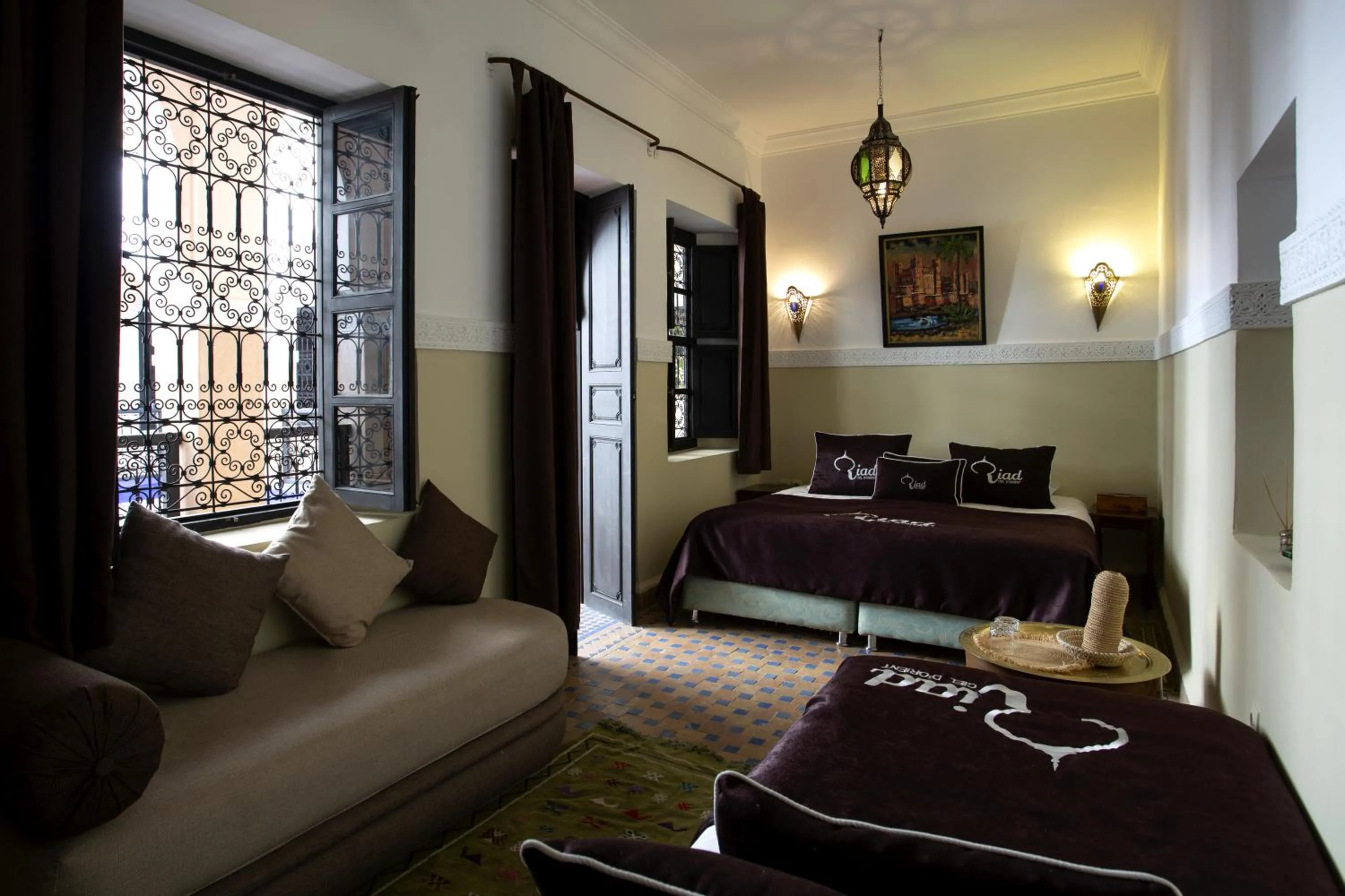 Bed in Riad Ciel d'Orient