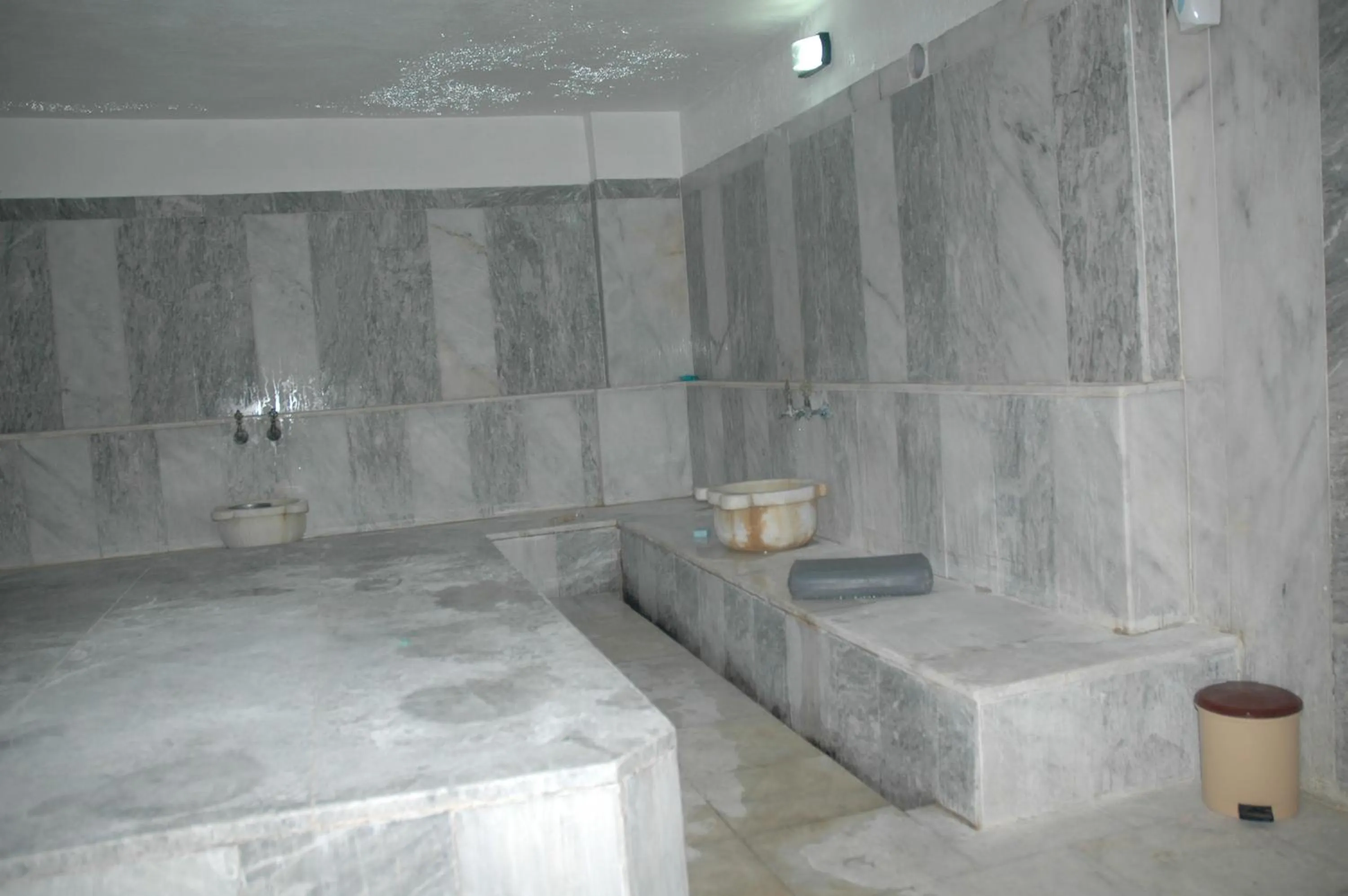 Spa and wellness centre/facilities in Arora Hotel