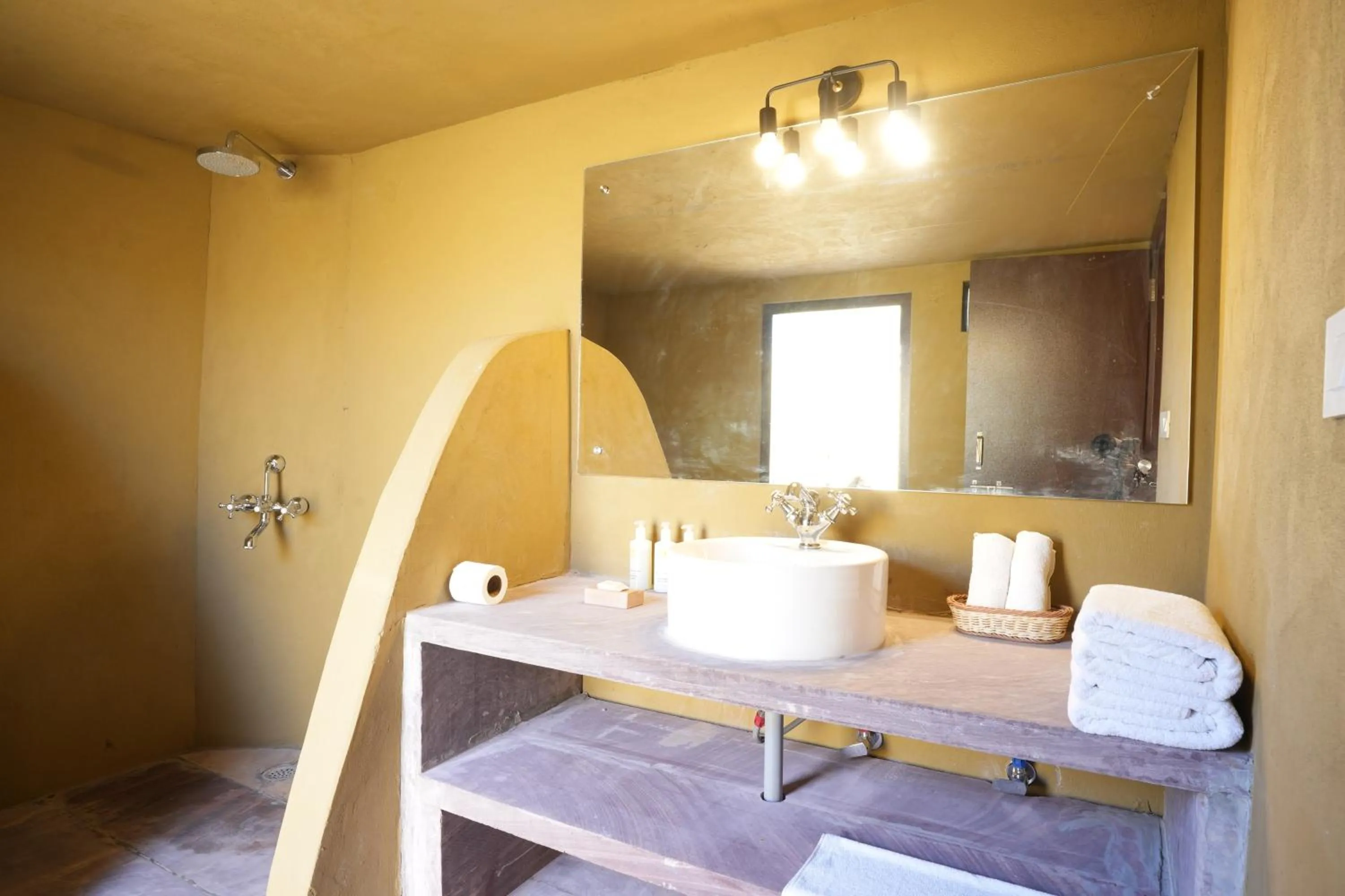 Bathroom in Dhora Desert Resort And Spa