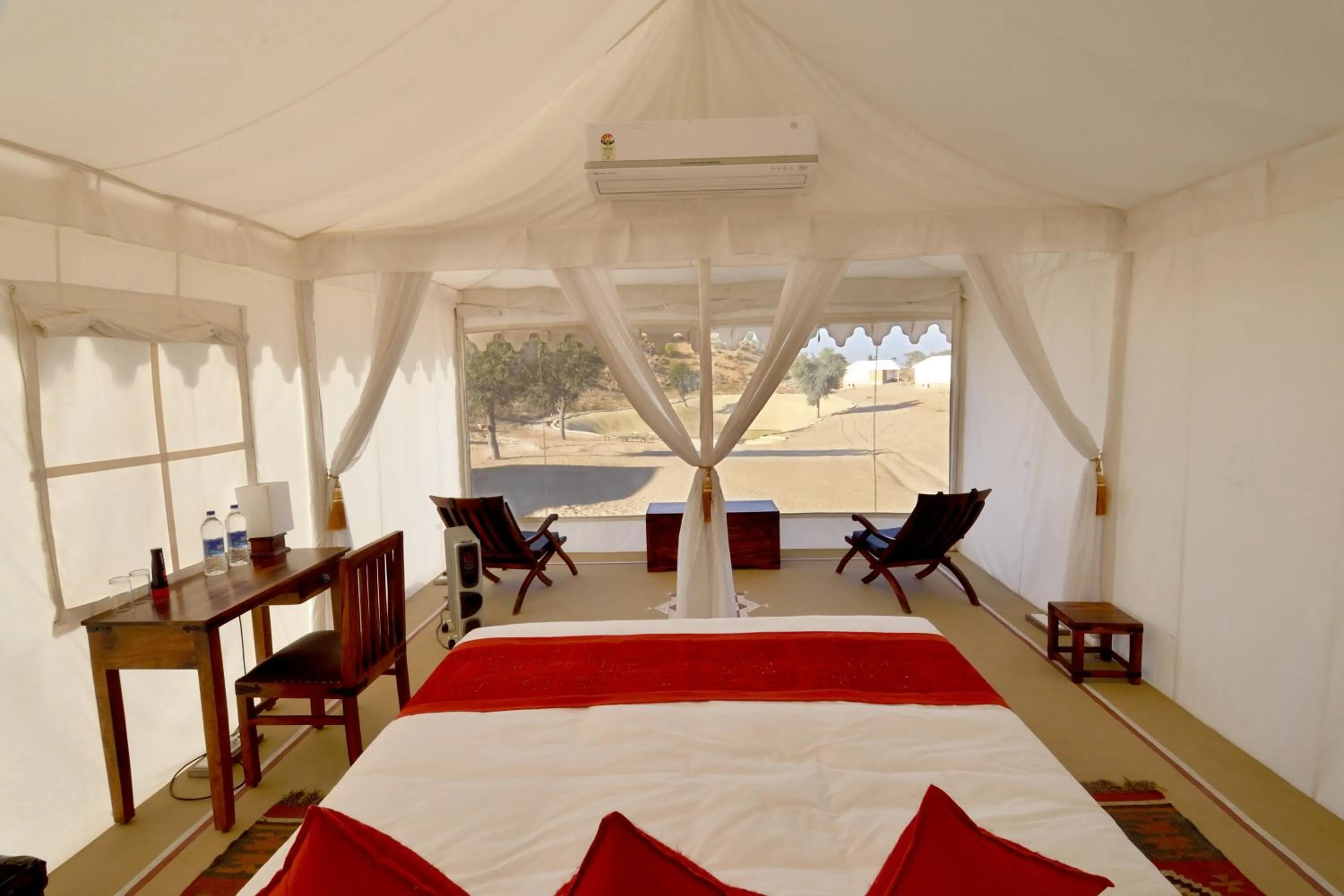 Bed in Dhora Desert Resort And Spa
