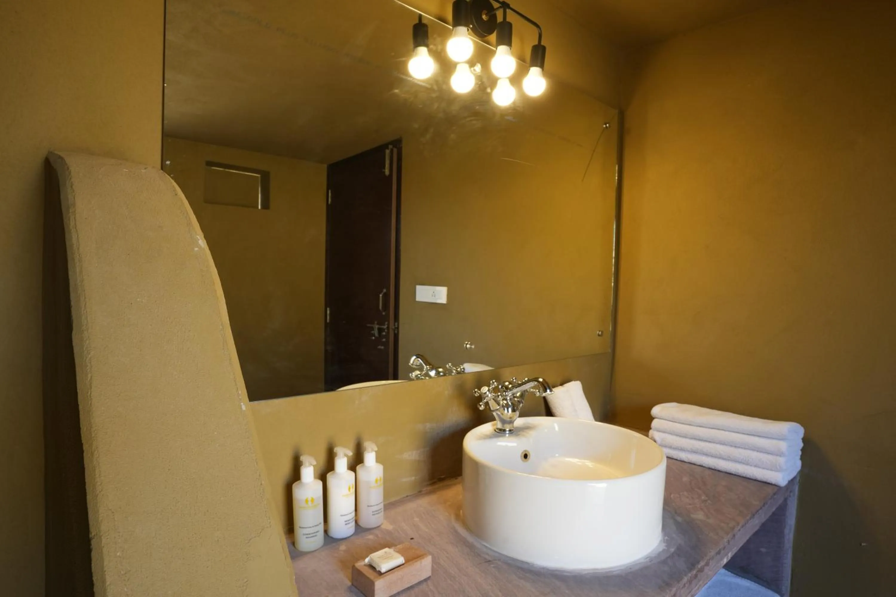 Bathroom in Dhora Desert Resort And Spa