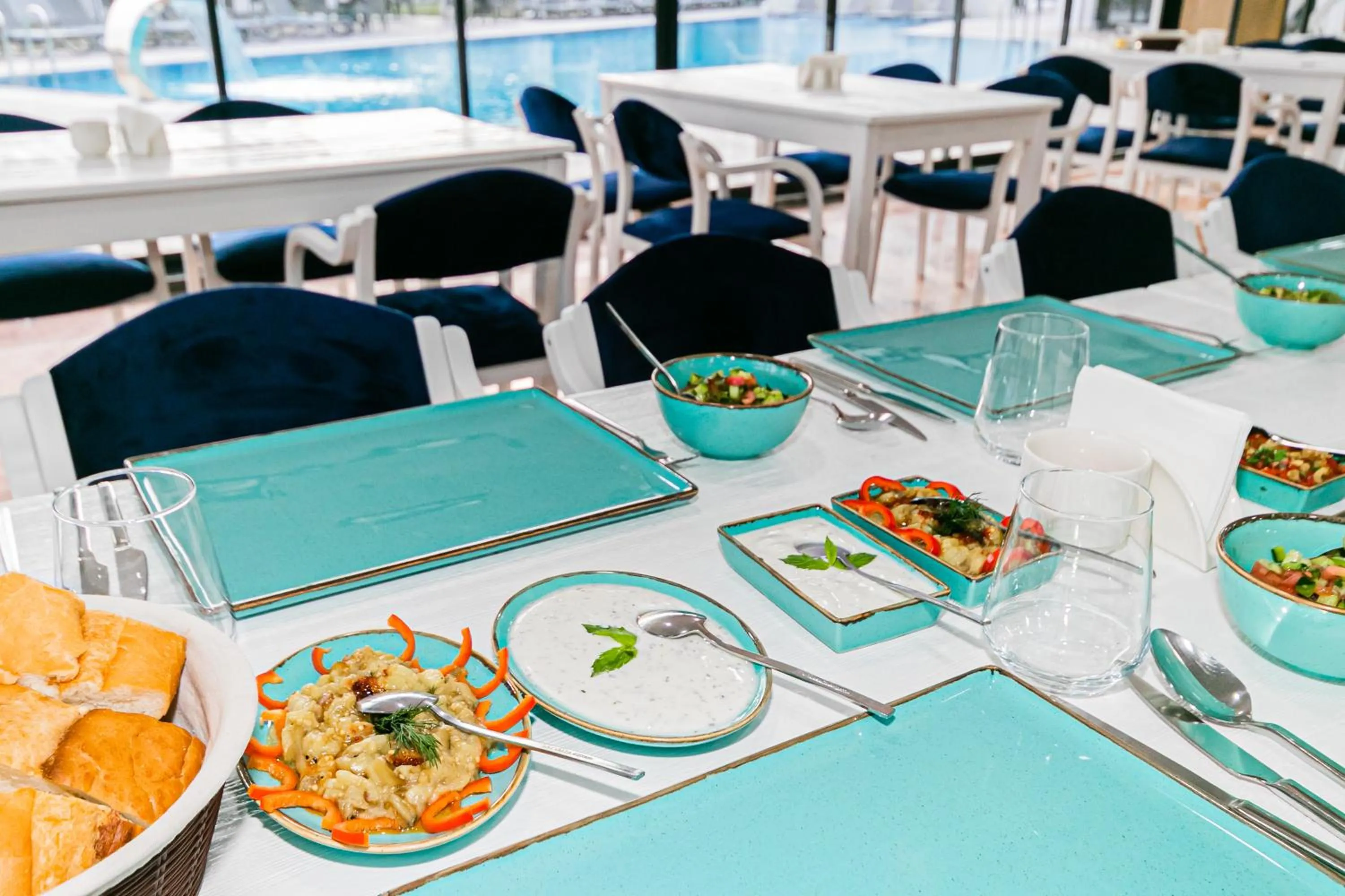 Restaurant/places to eat in Lara World Hotel