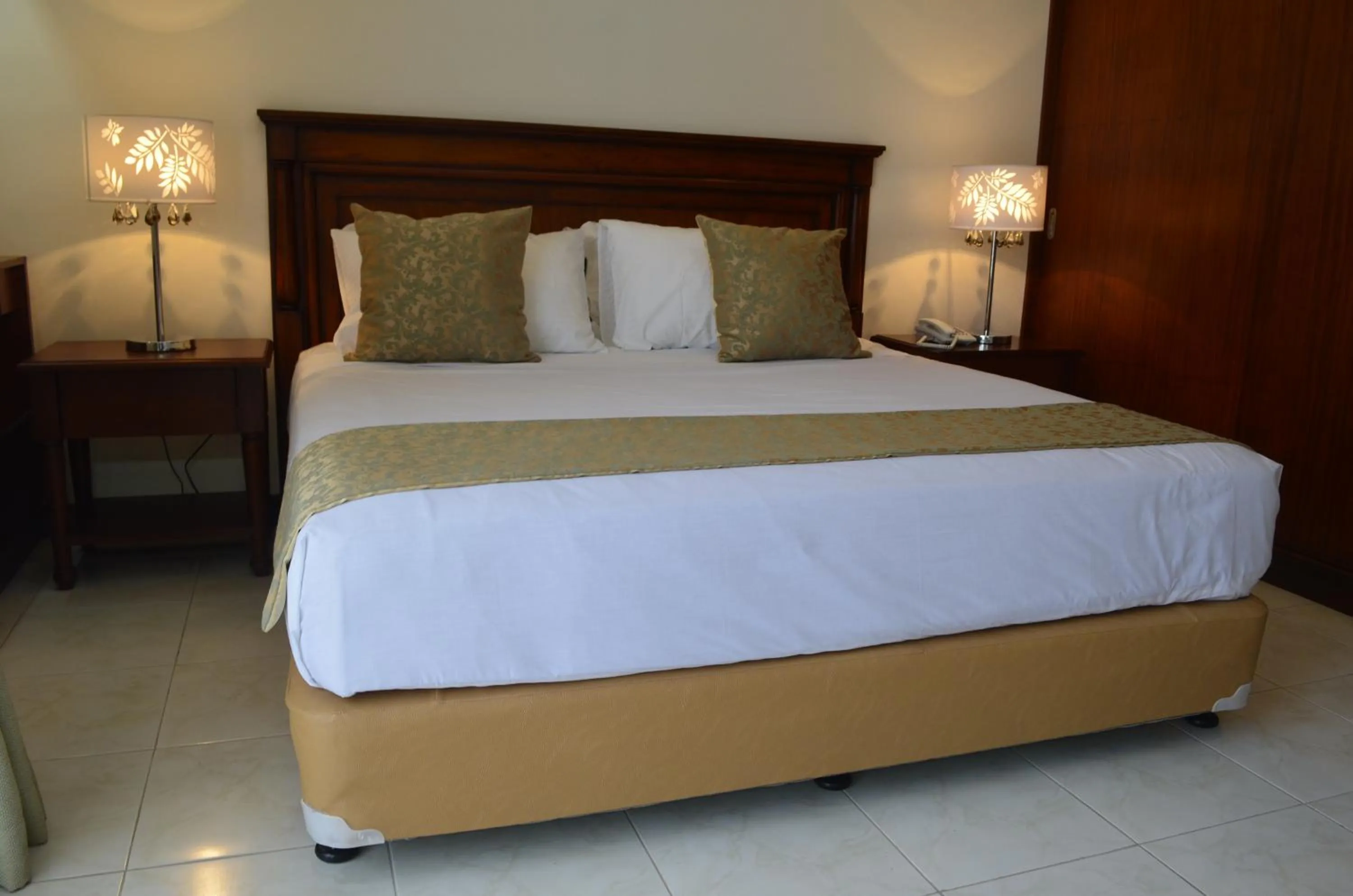 Bedroom, Bed in Grand Isabella Residences