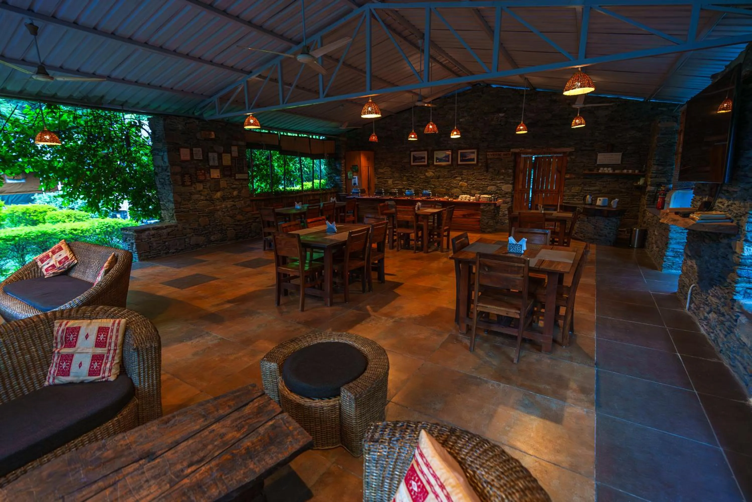 Restaurant/places to eat in Banyan By The Ganges