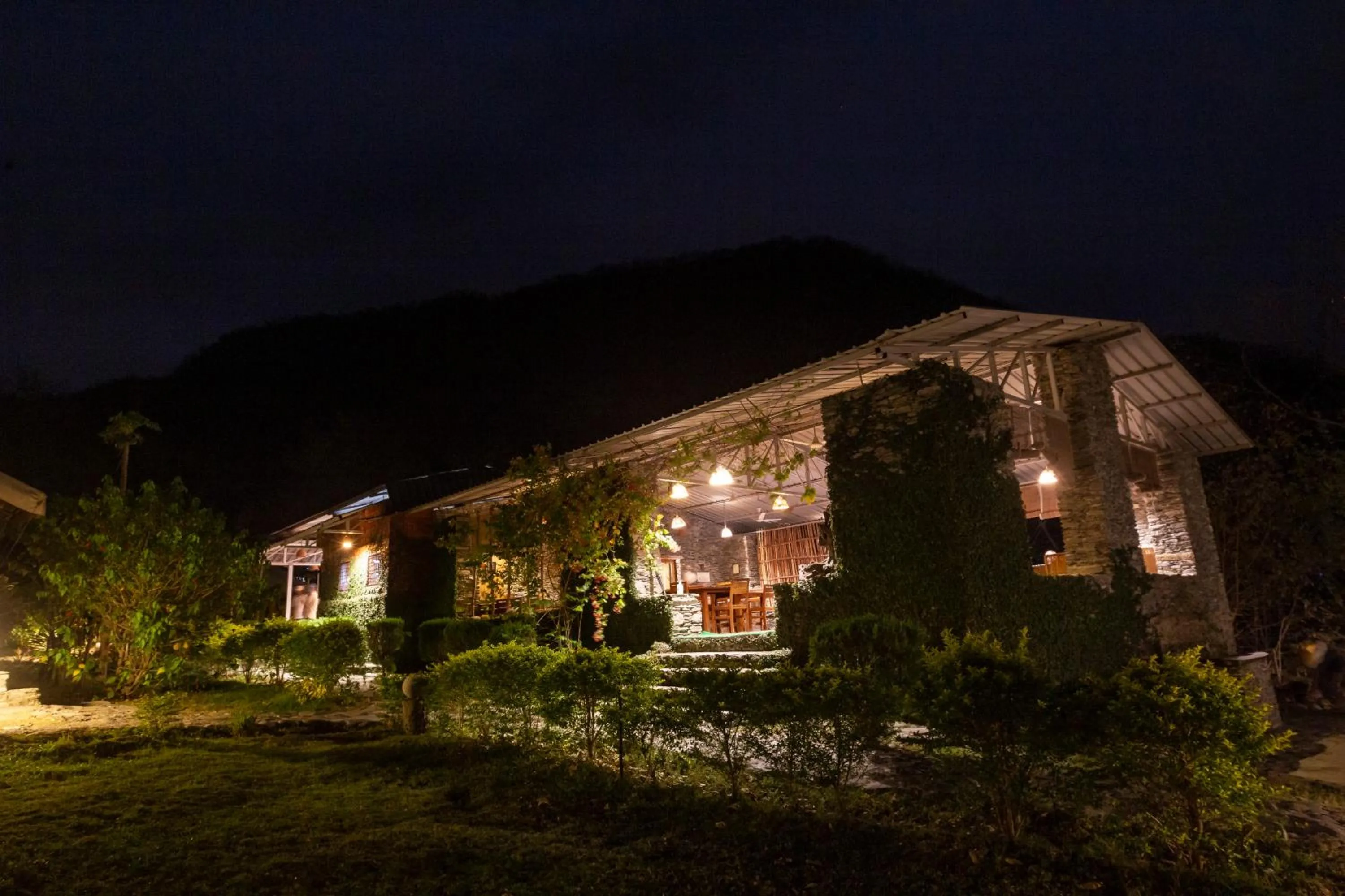 Restaurant/places to eat in Banyan By The Ganges