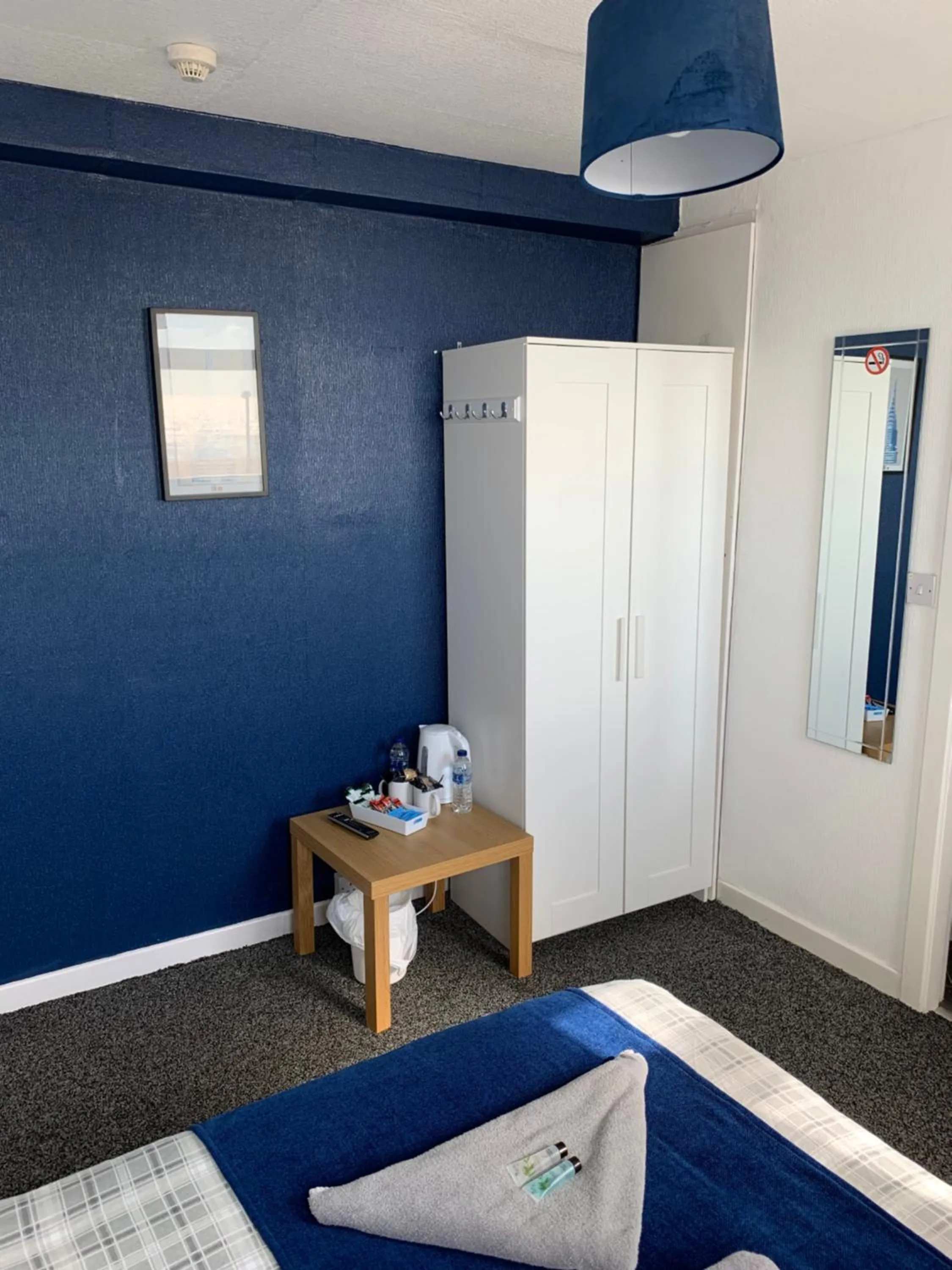 Coffee/tea facilities, Bed in Alderley Hotel Blackpool