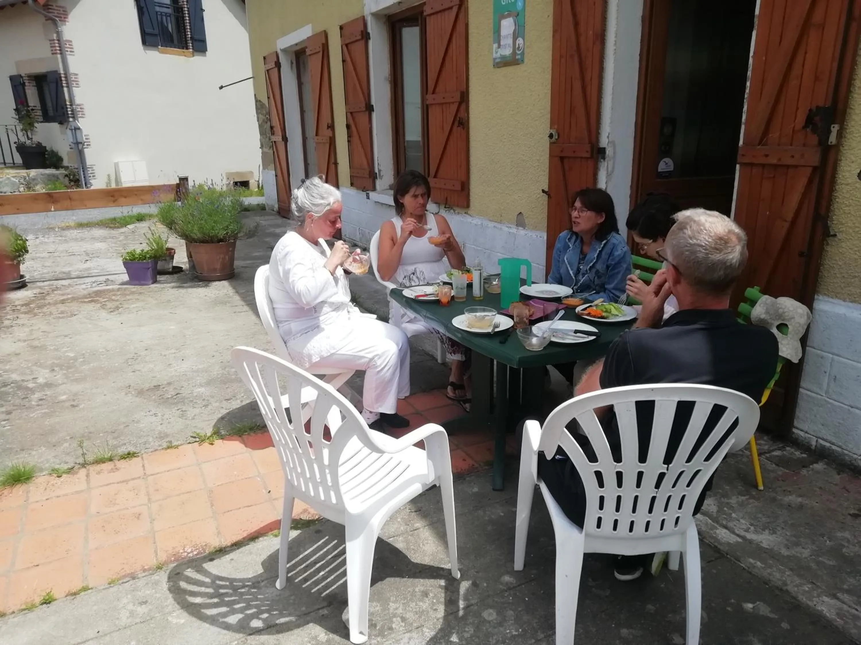 Patio in B&B Chambre Chante Cristal