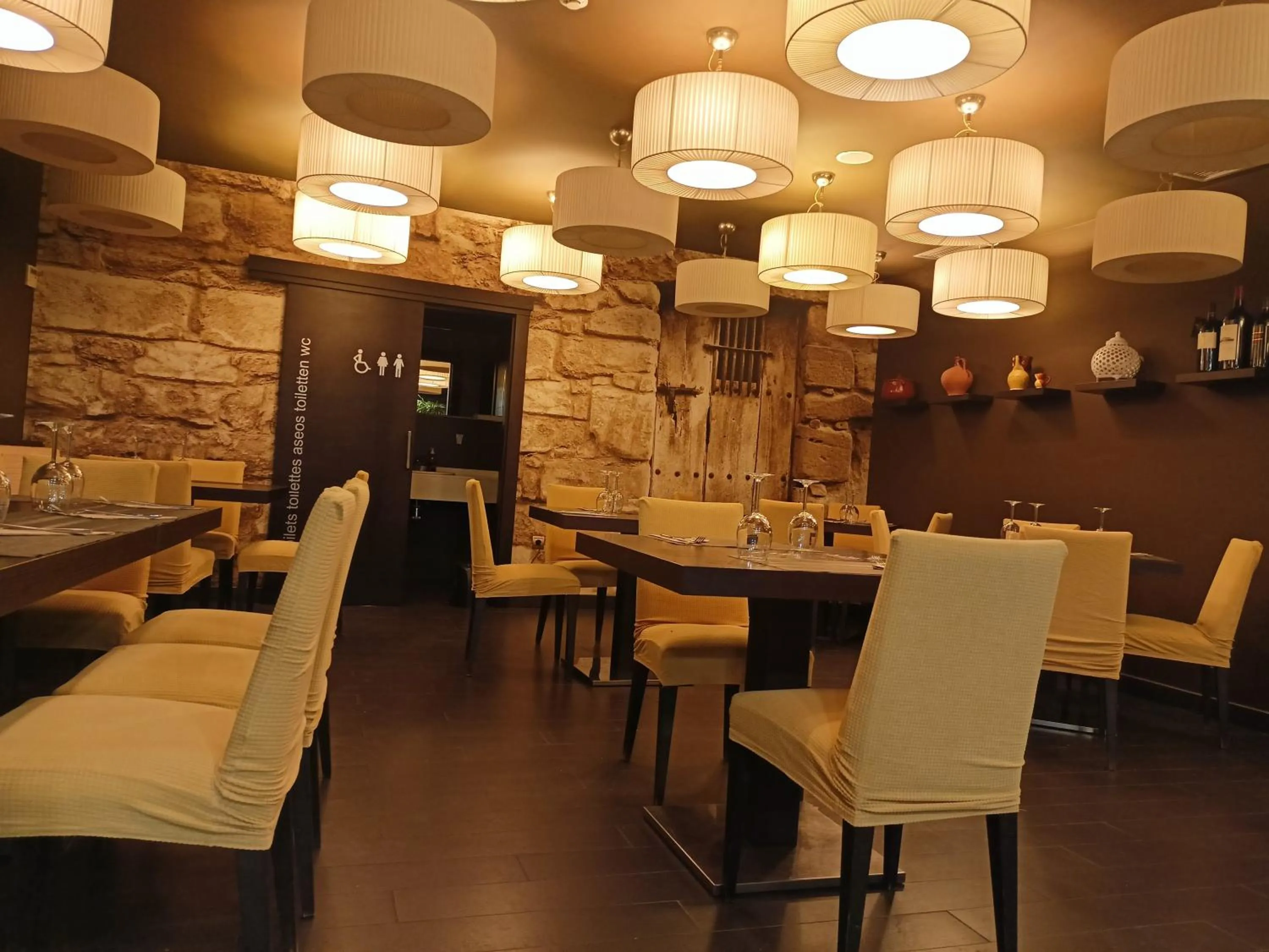 Restaurant/places to eat in Hotel Rey Sancho