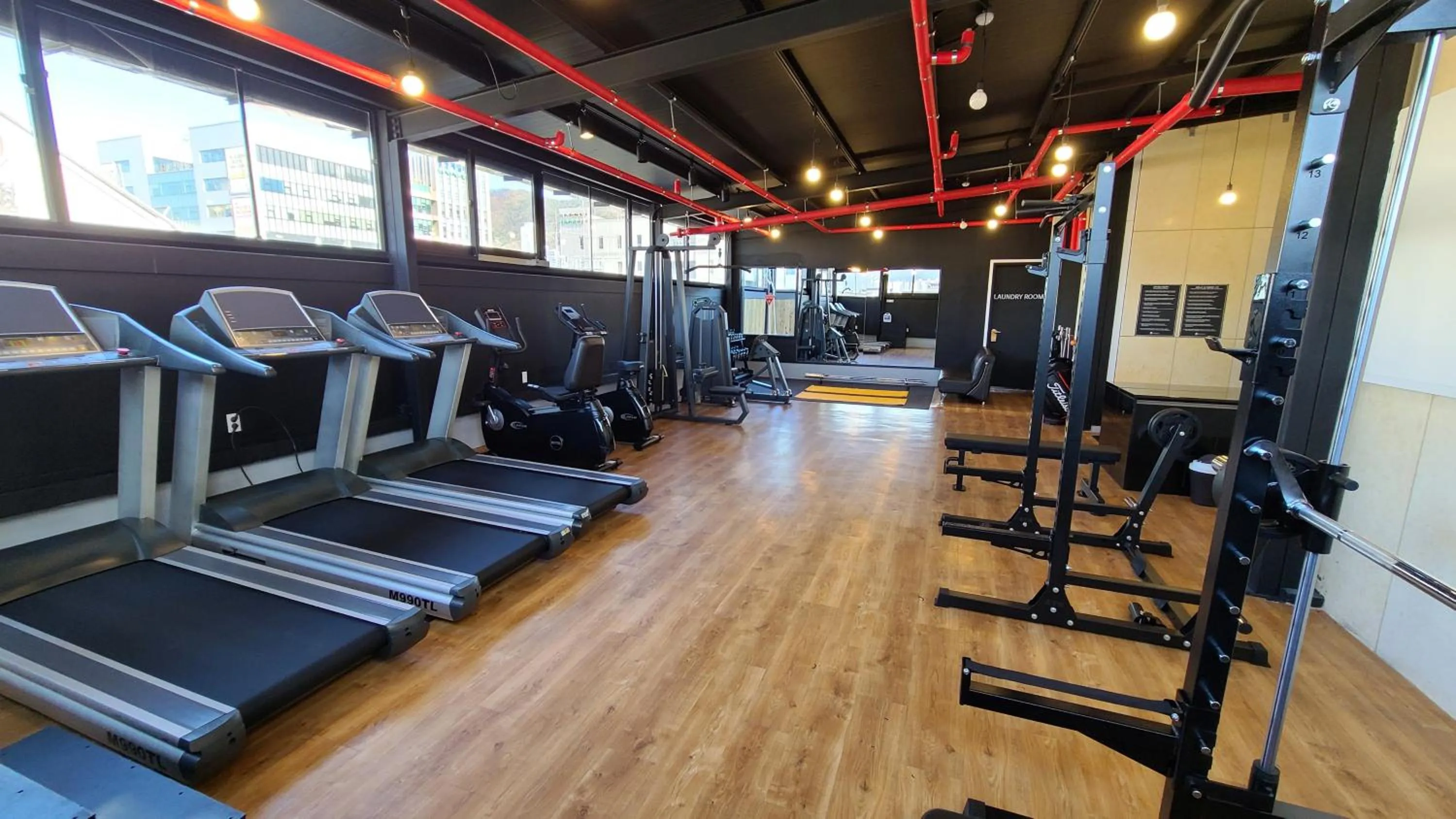 Fitness centre/facilities in Benikea Hotel Yangsan