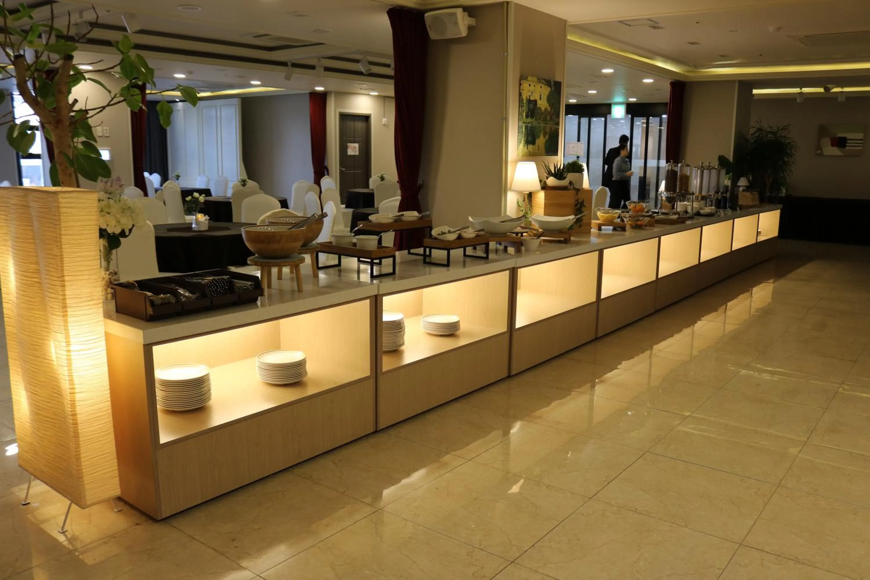 Restaurant/places to eat in Benikea Hotel Yangsan