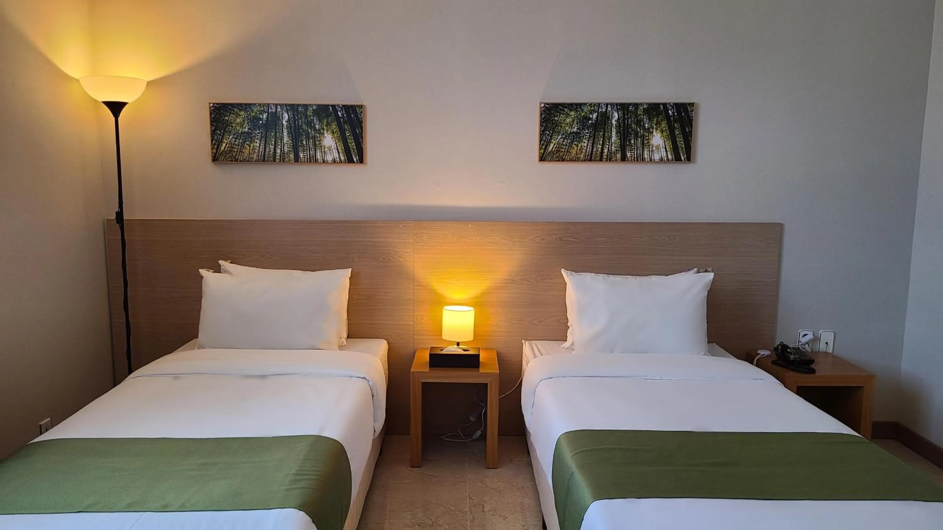 Bedroom, Bed in Benikea Hotel Yangsan