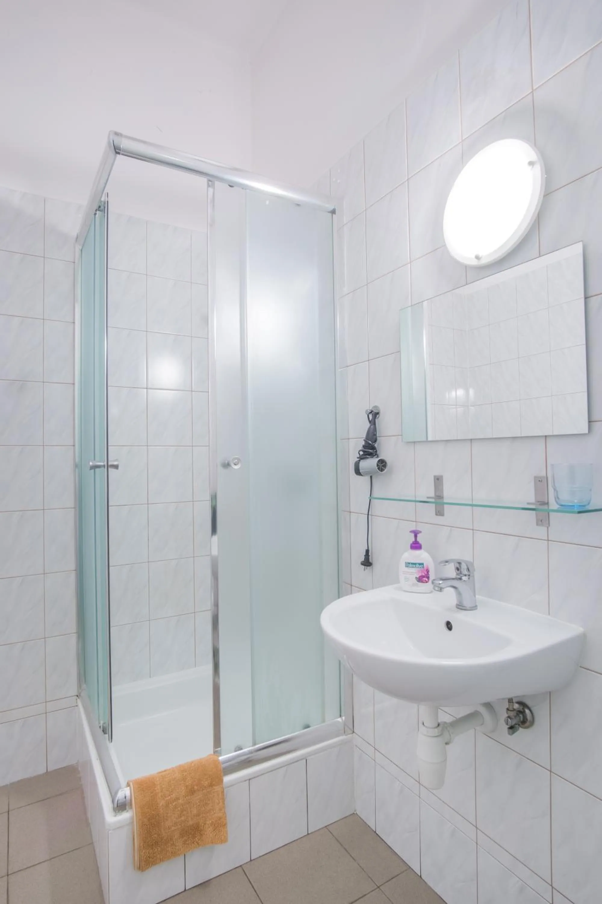 Bathroom in Finger Guest Rooms