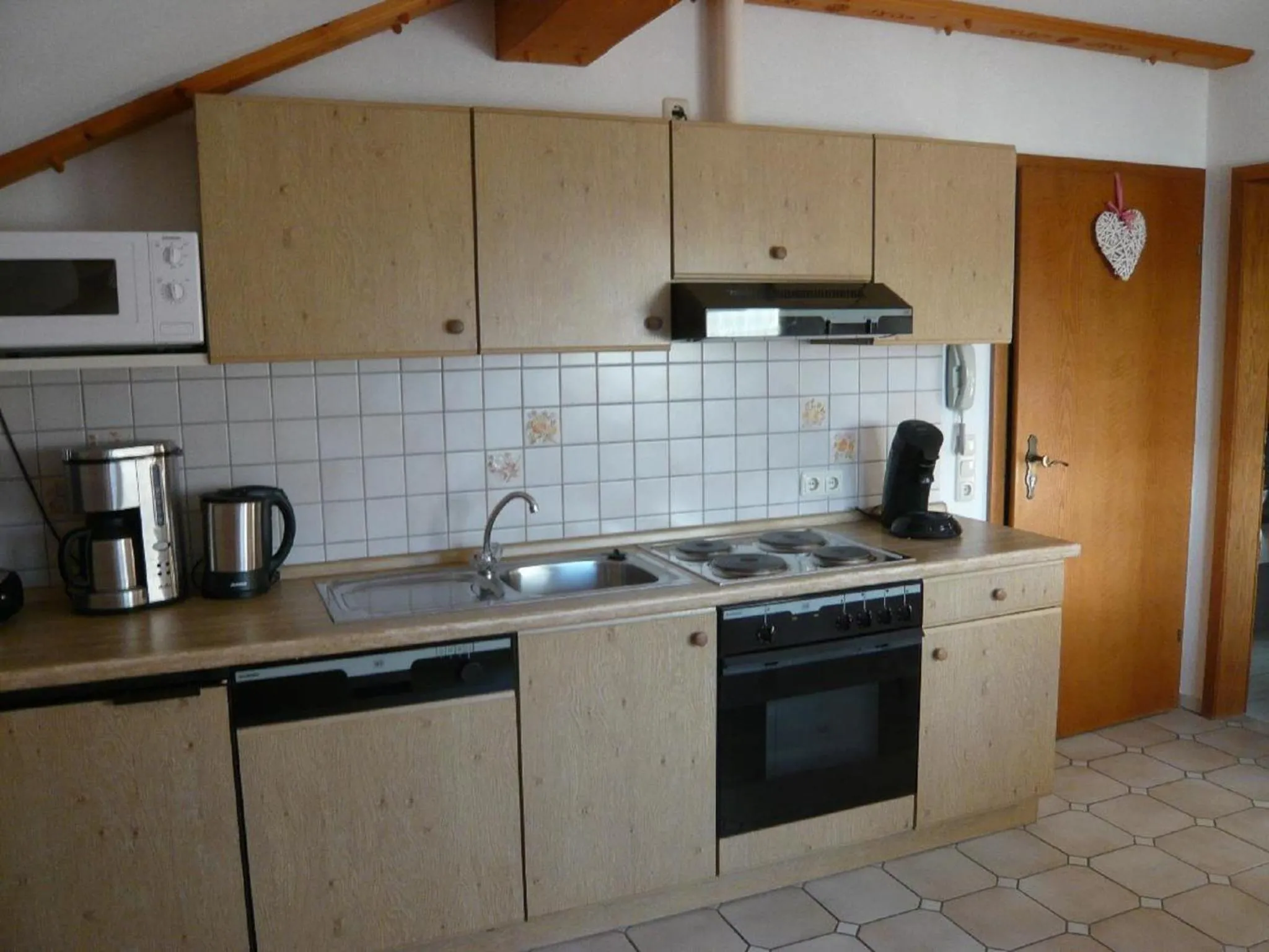Coffee/tea facilities in Gastehaus Helga