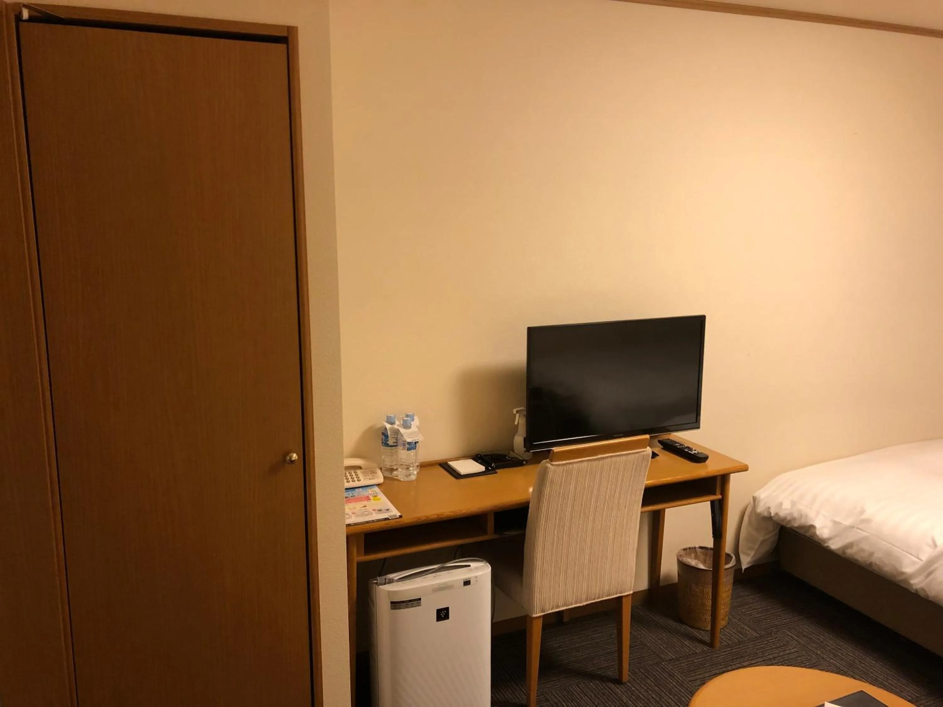 TV and multimedia, Bed in Dormy Inn PREMIUM Kushiro