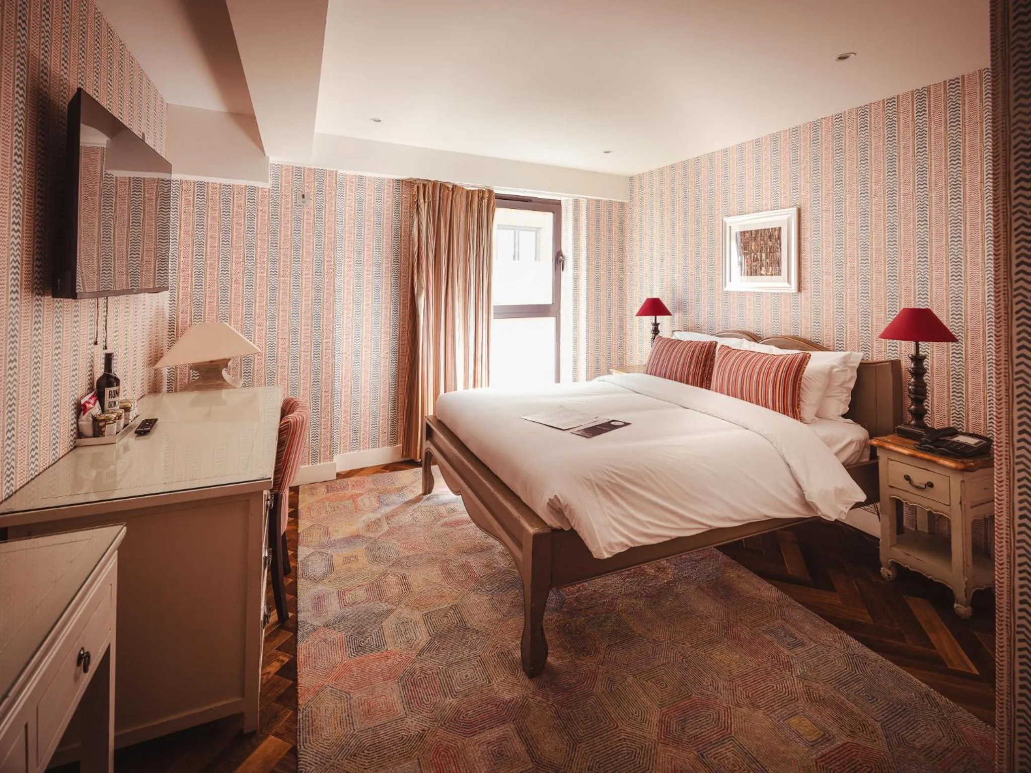 Bed in The Varsity Hotel & Spa