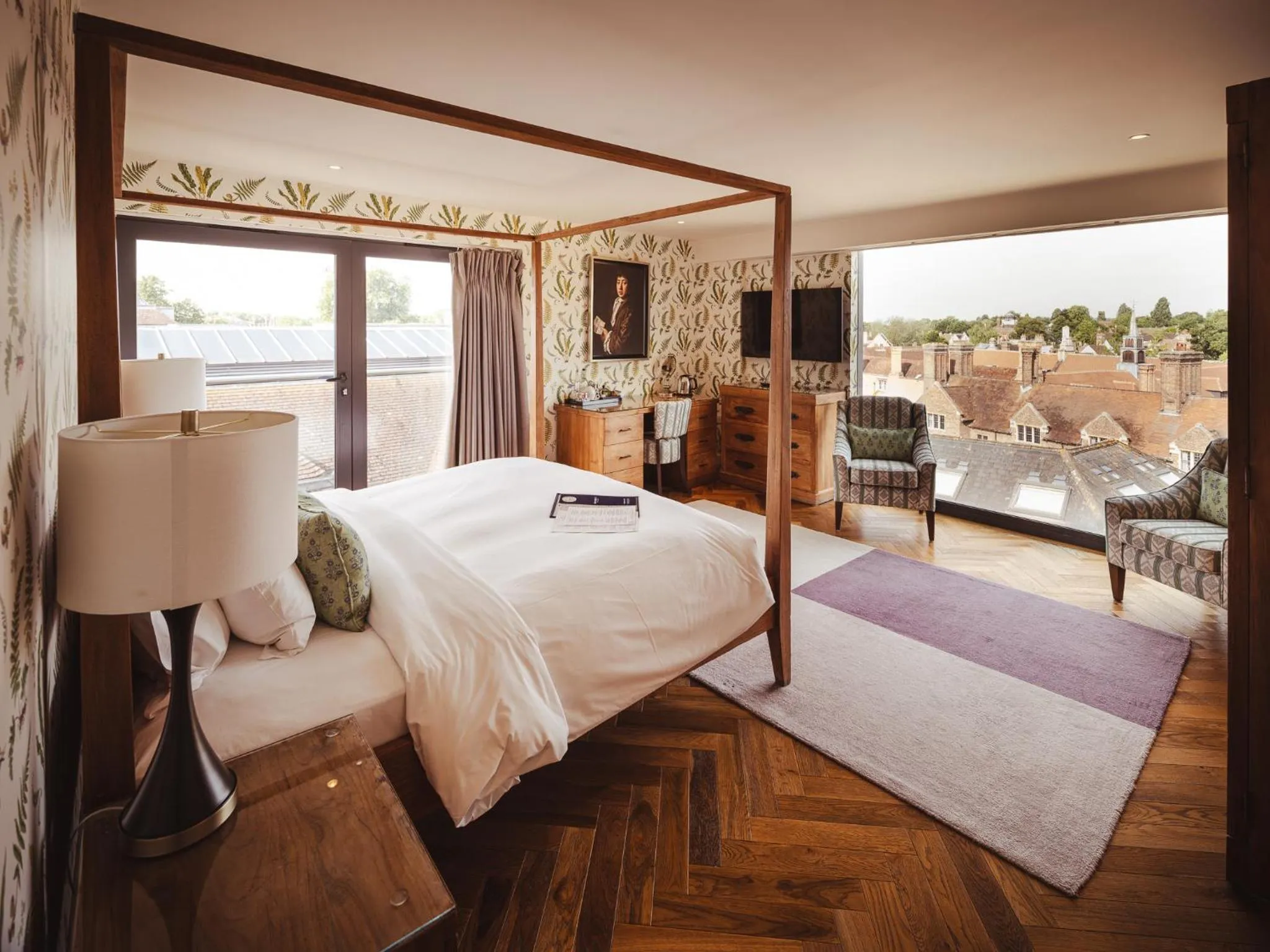 Bed in The Varsity Hotel & Spa