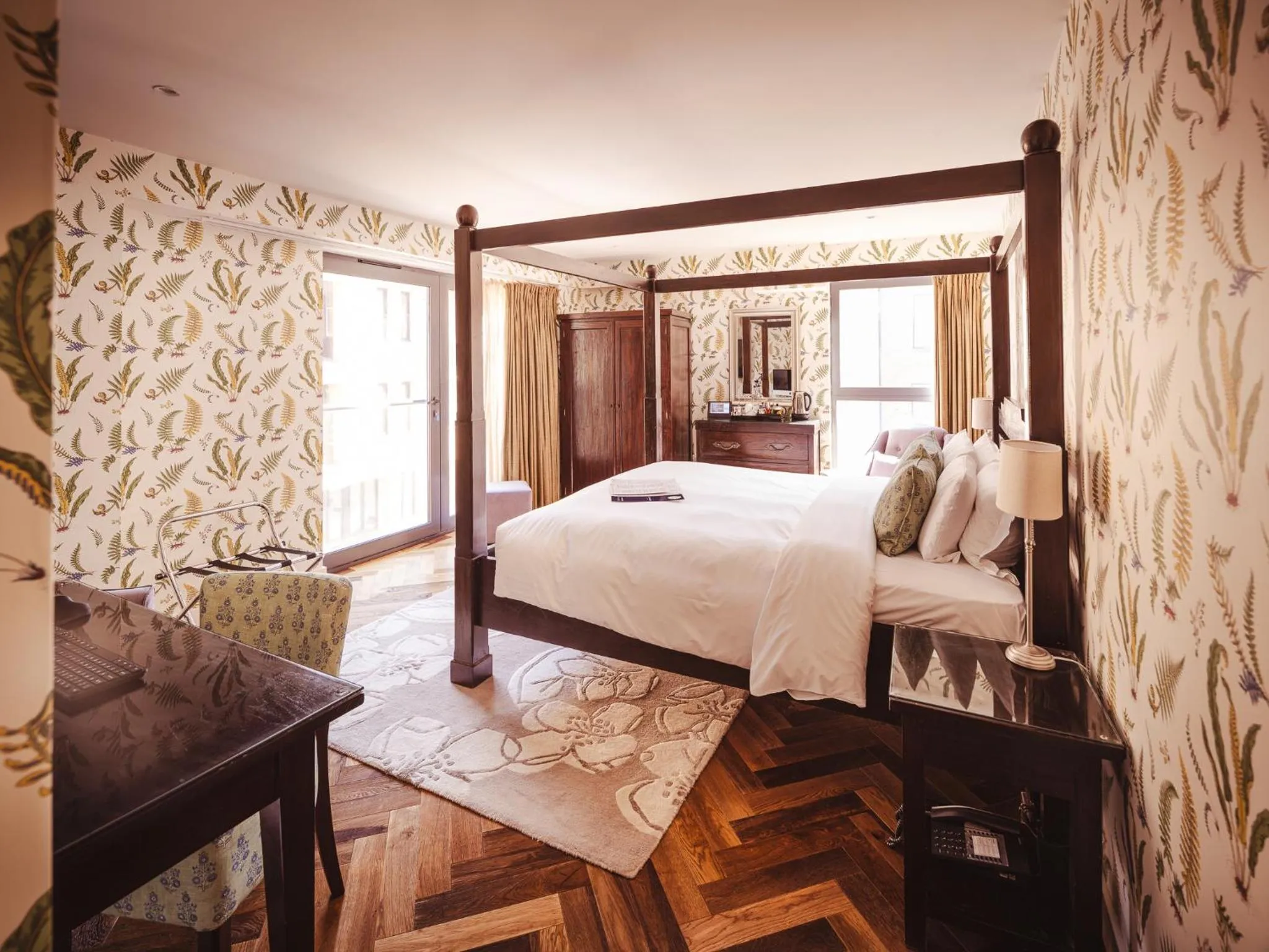 Bed in The Varsity Hotel & Spa