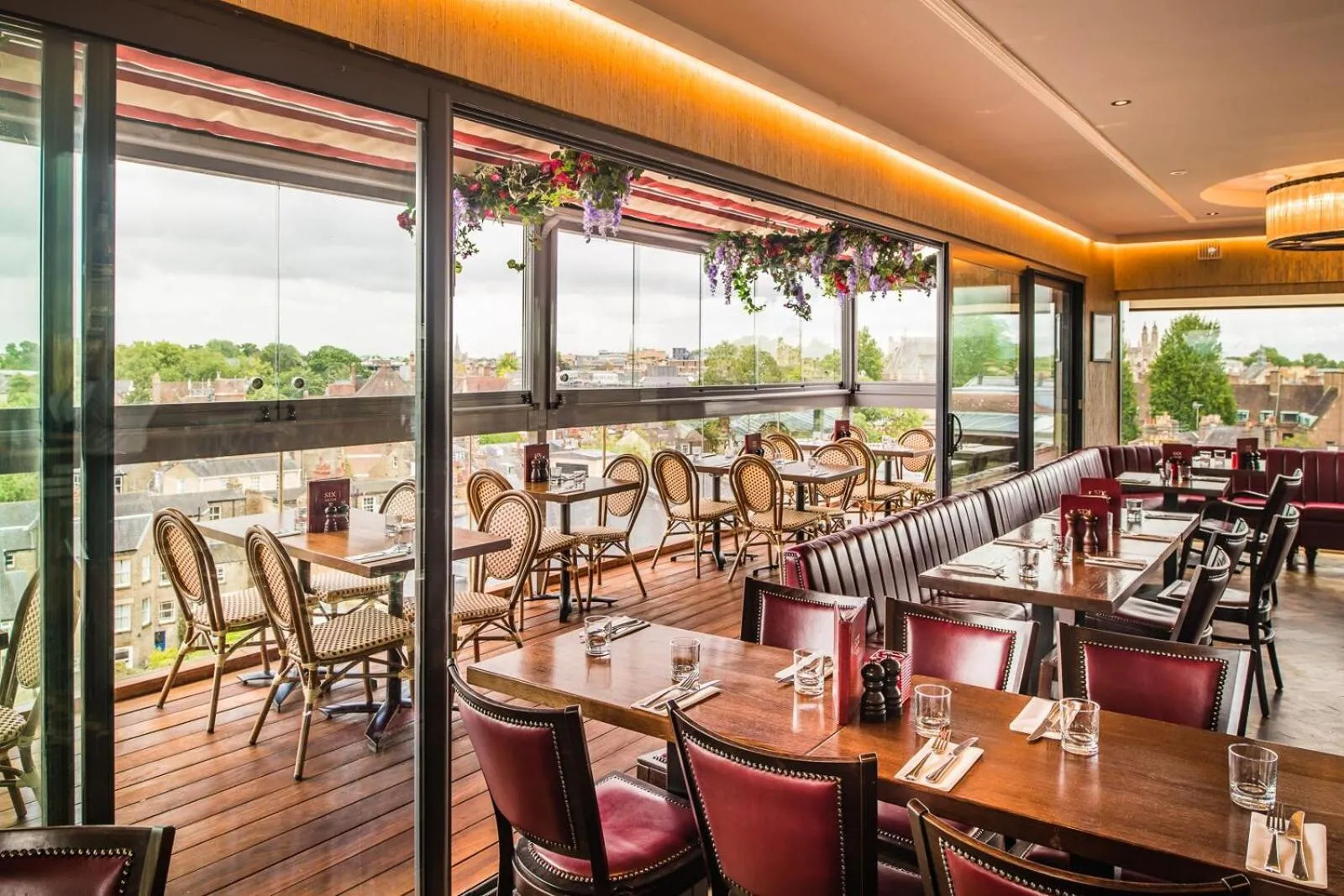 Restaurant/places to eat in The Varsity Hotel & Spa