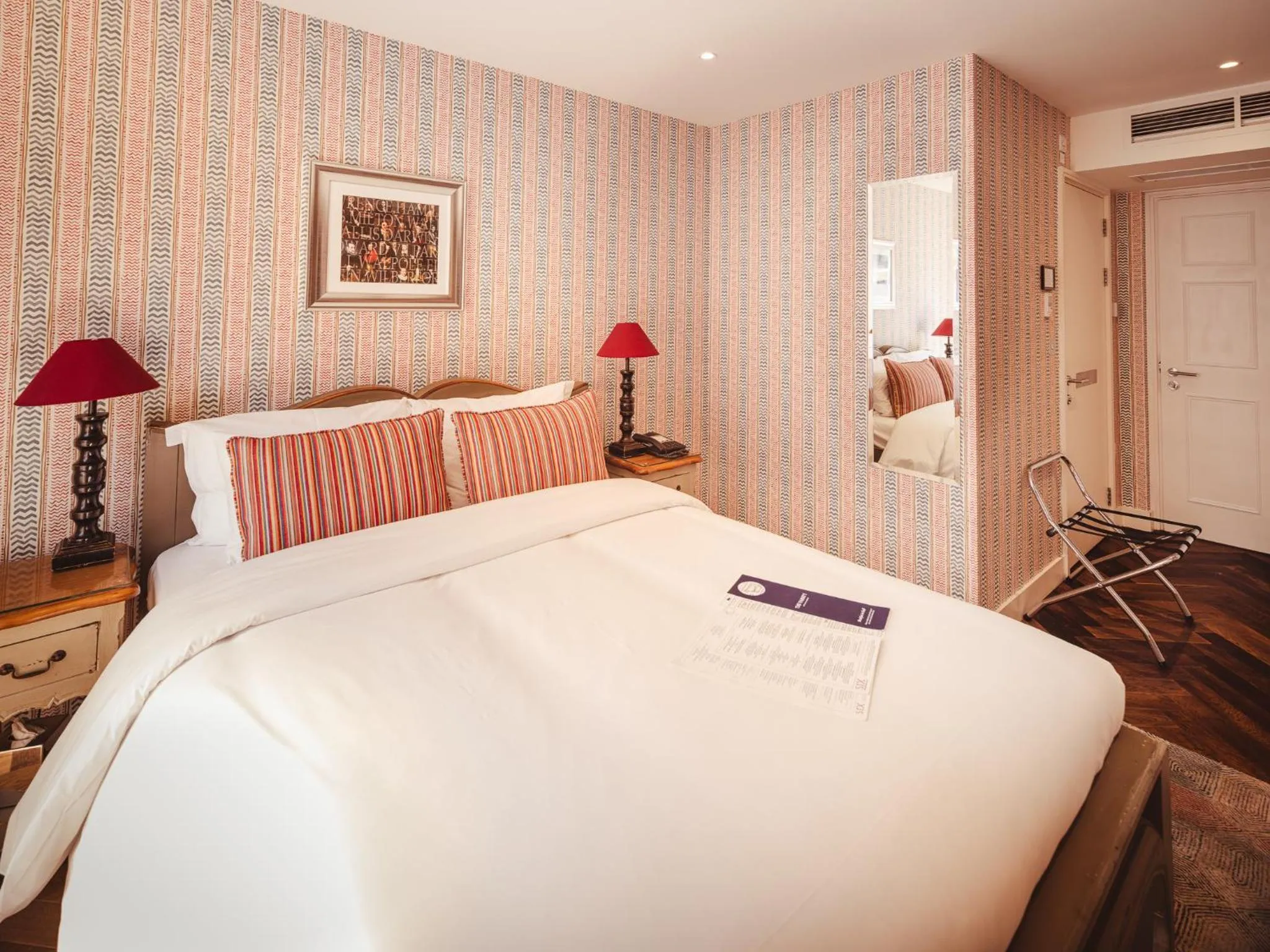 Bed in The Varsity Hotel & Spa